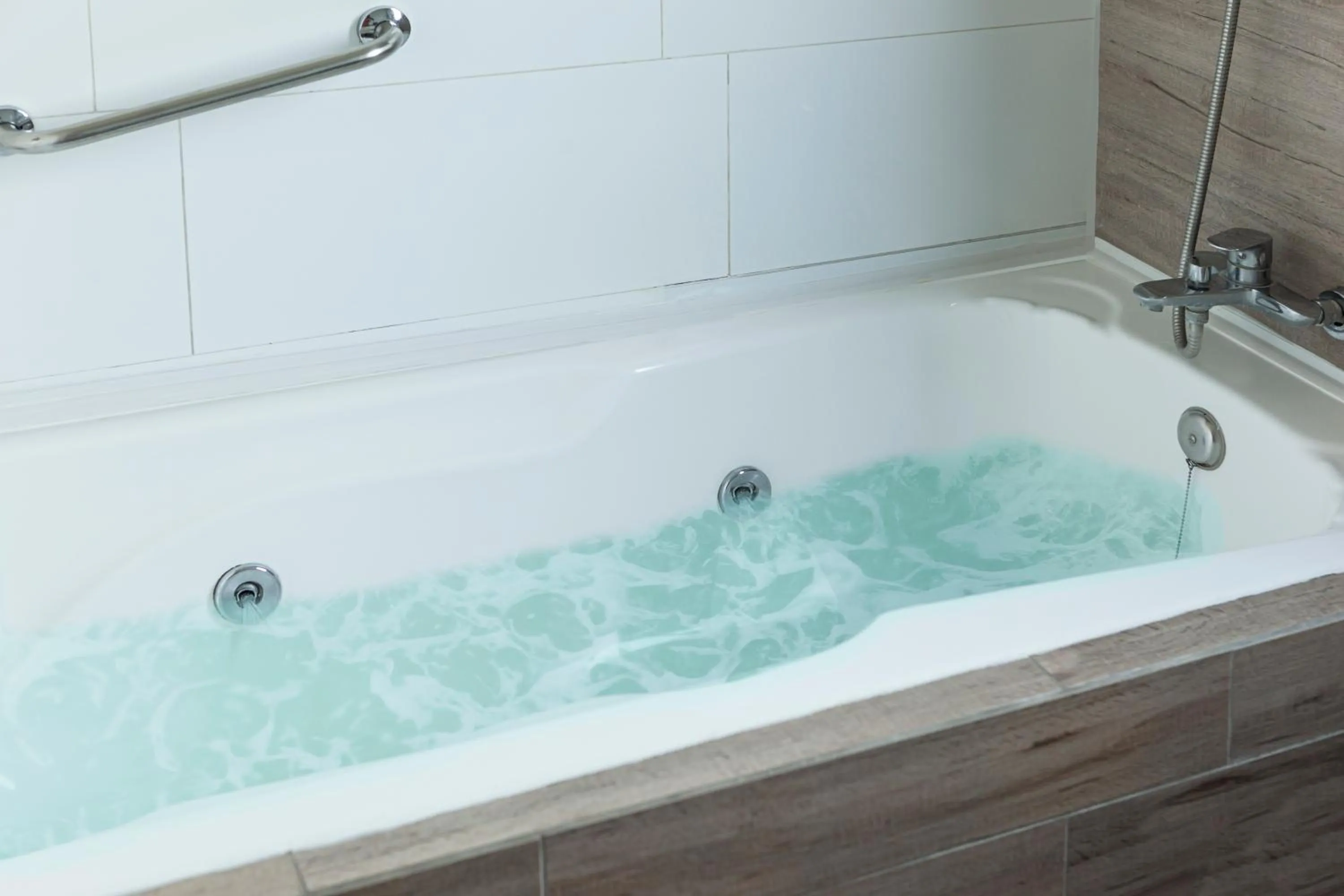 Hot Tub in Callihue Lodge