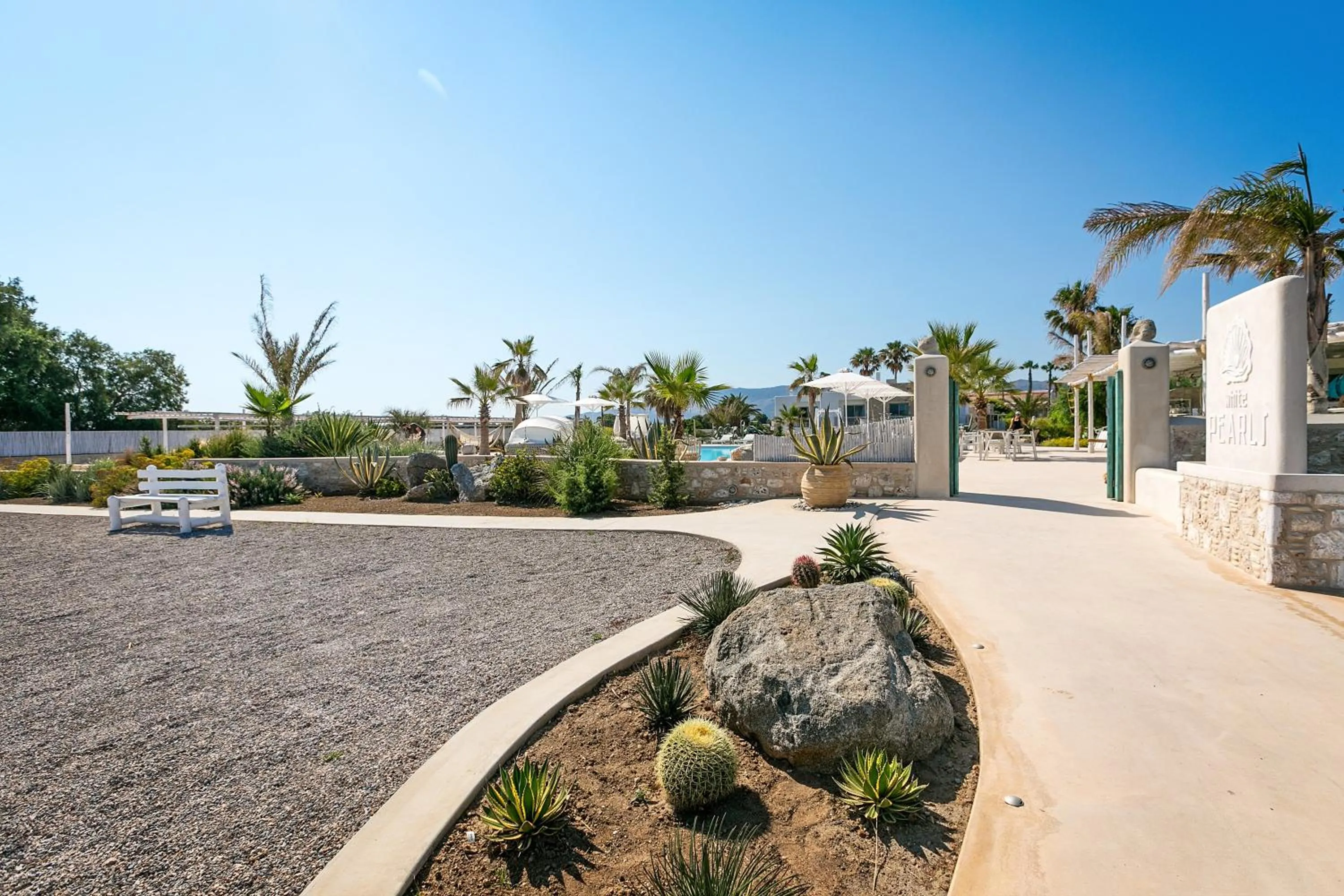 Area and facilities in White Pearls-Adults Only Luxury Suites