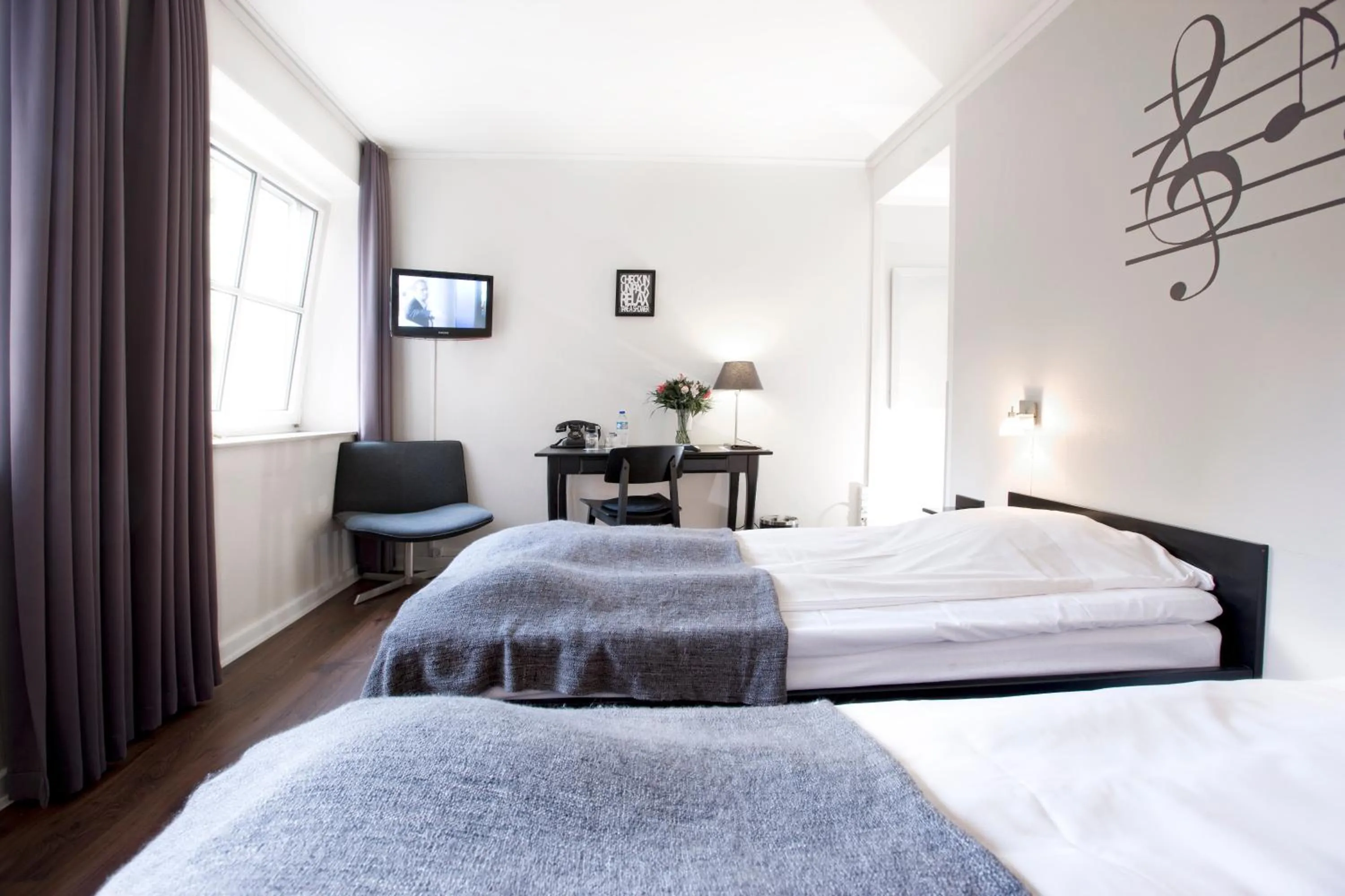 Standard Twin Room in Hotel Petra