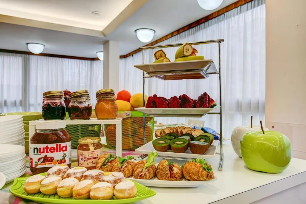 Buffet breakfast in Hotel Konrad