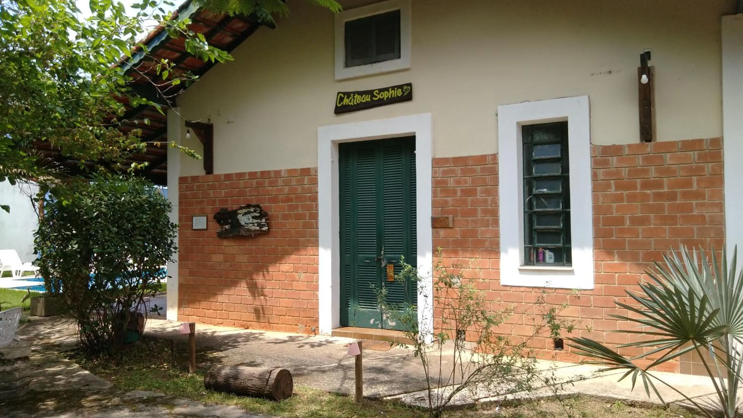 Property building in Pousada Chateau Sophie