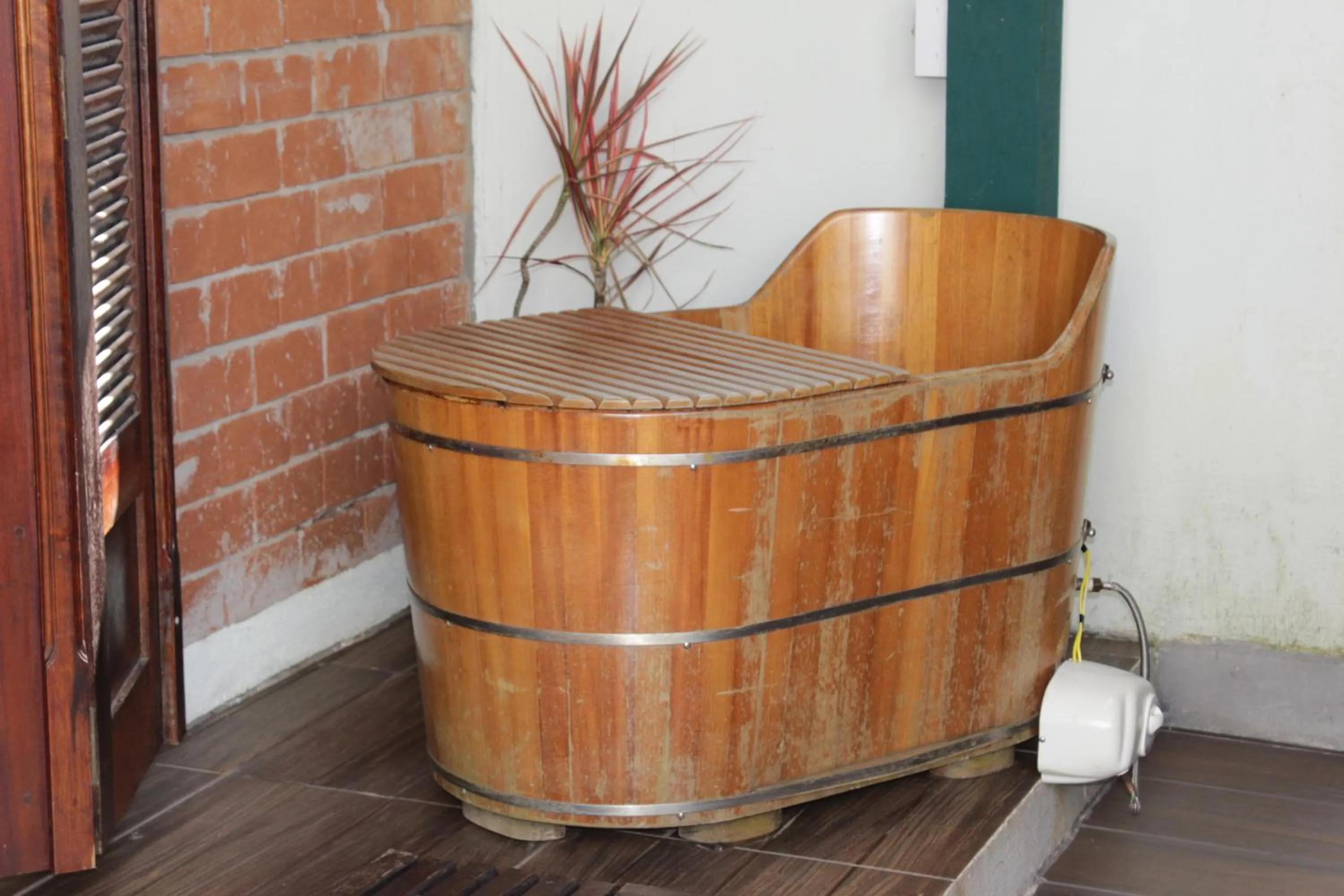 Public Bath in Pousada Chateau Sophie