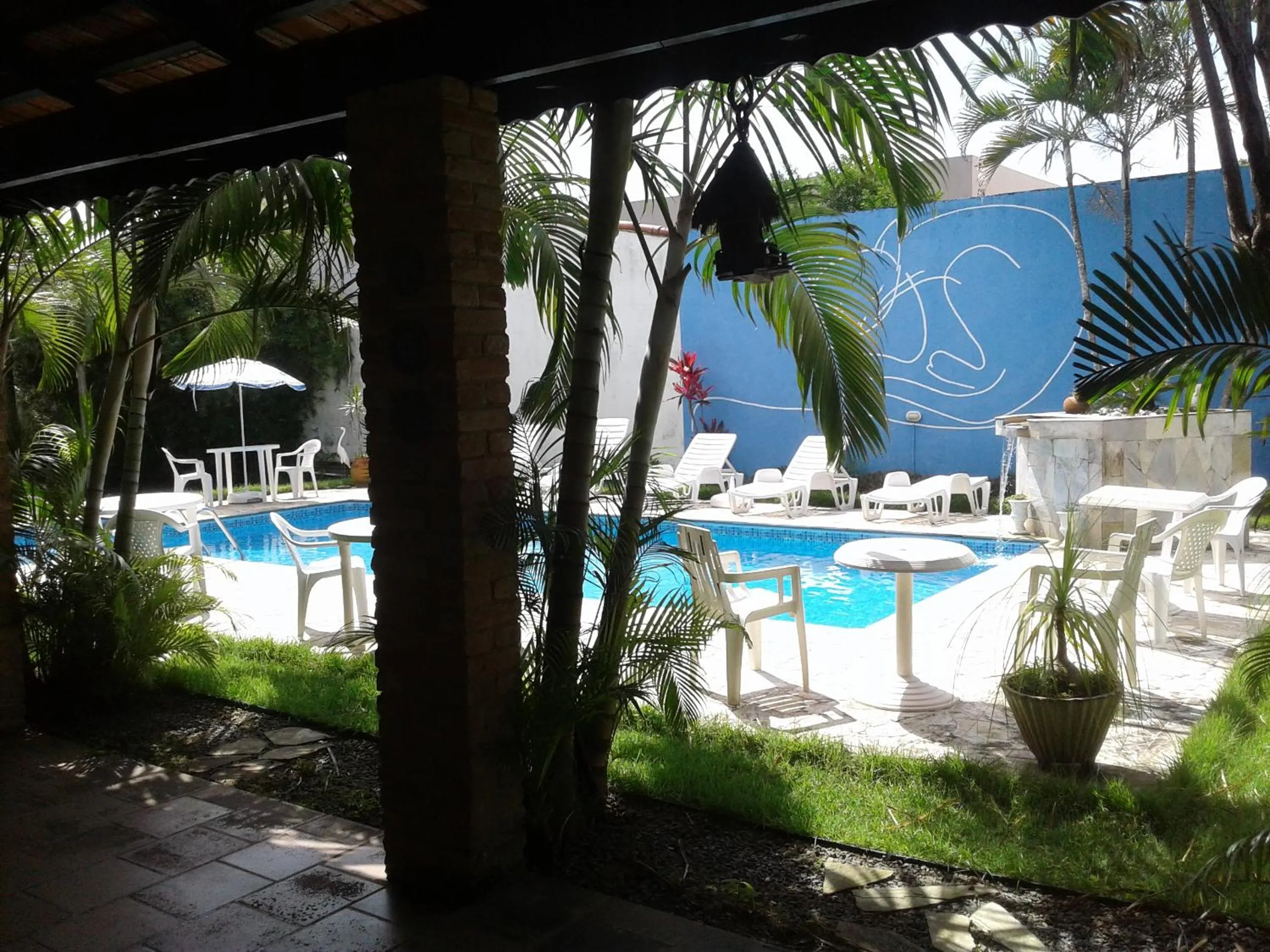 Swimming pool in Pousada Chateau Sophie
