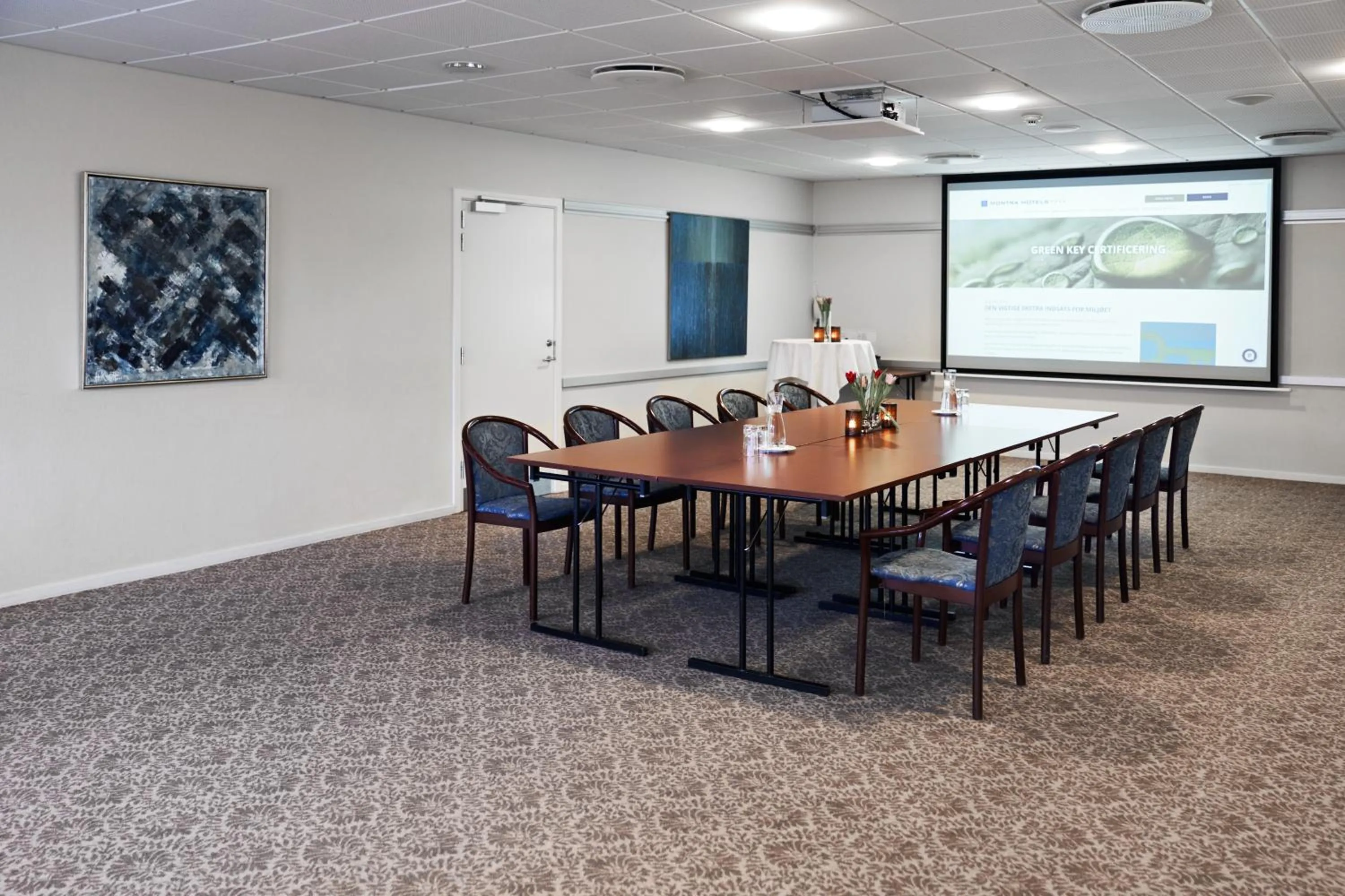 TV and multimedia in Montra Hotel Sabro Kro