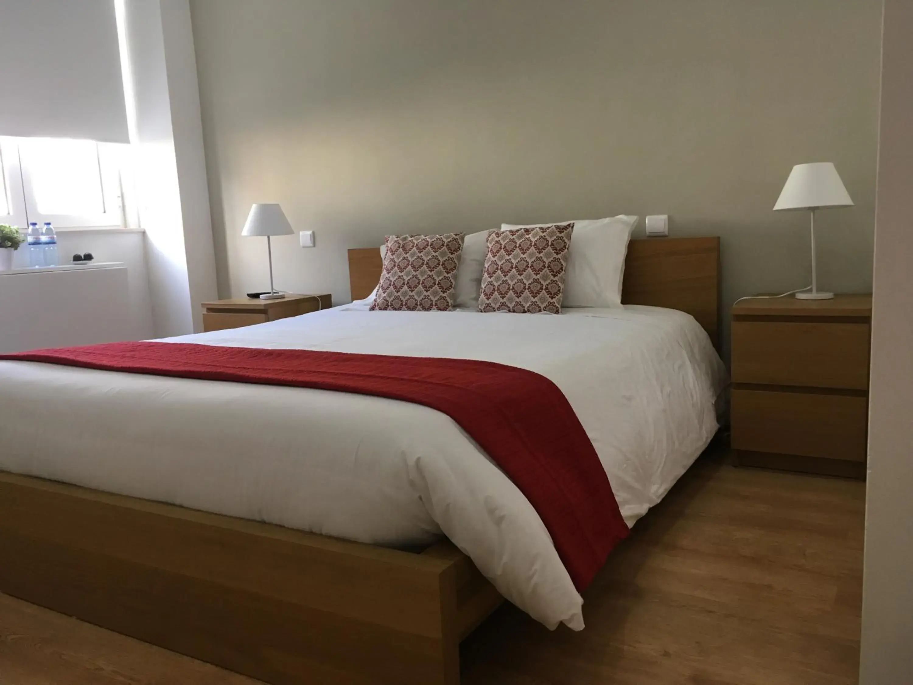 Double Room with Private Bathroom in Aveiro White House Double Room with Private Bathroom in Aveiro White House