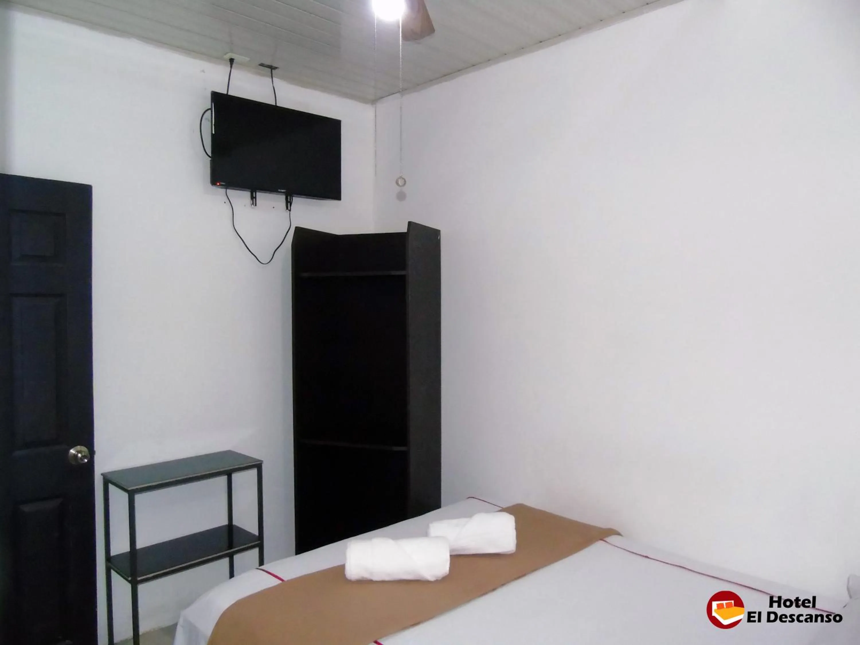 TV and multimedia, Bed in Hotel El Descanso