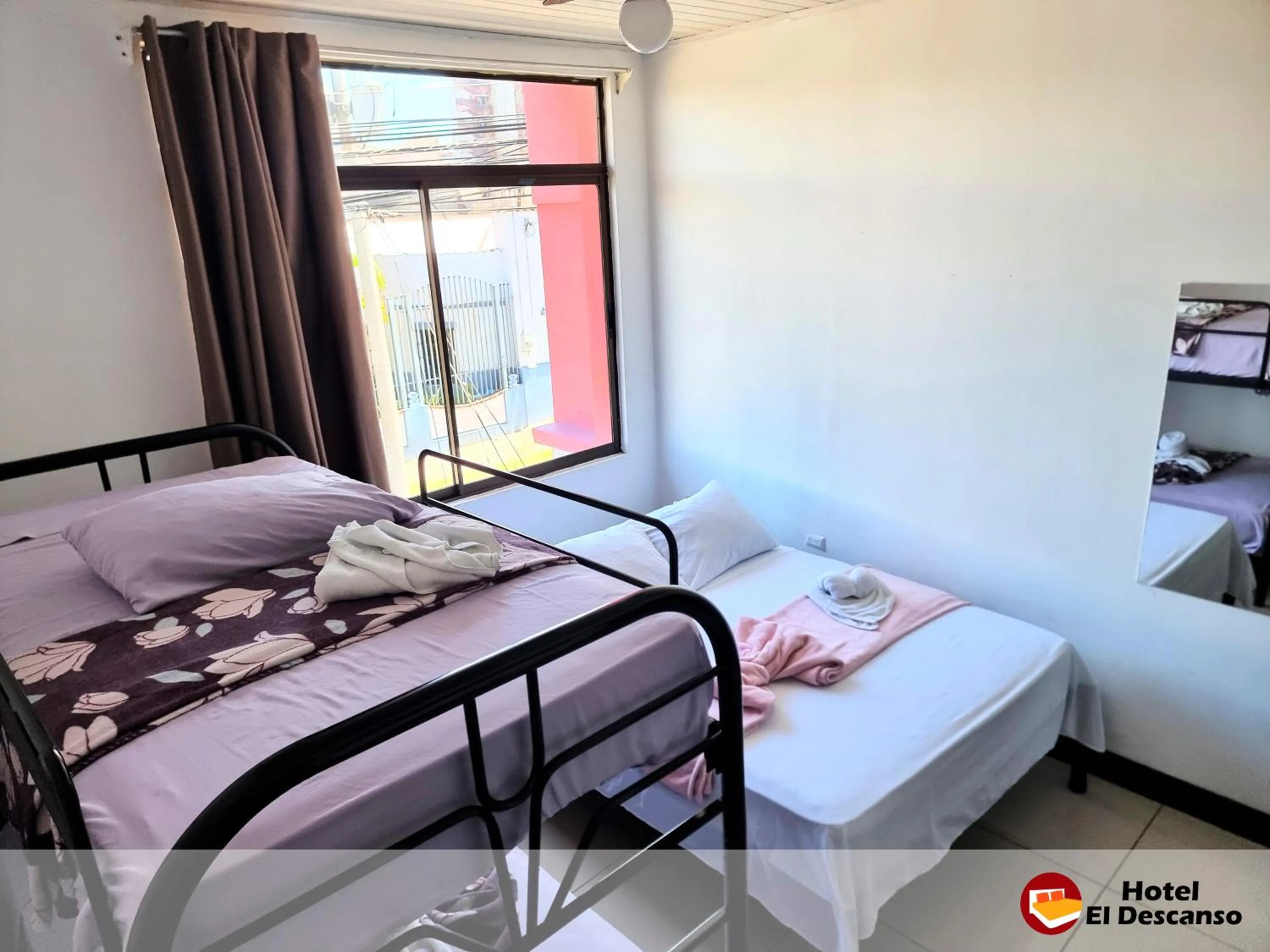 Bed in Hotel El Descanso