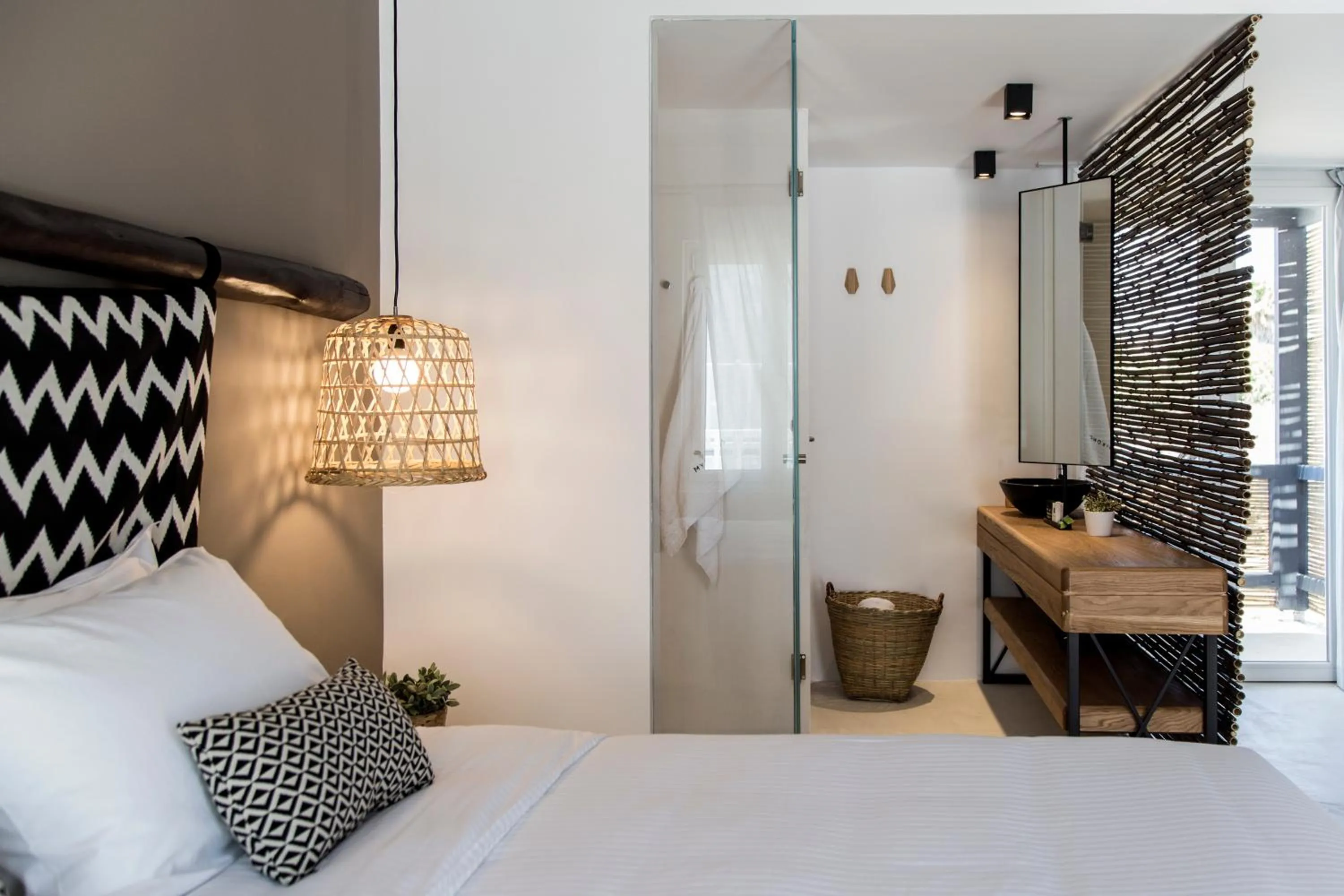 Bathroom, Bed in My Mykonos Hotel