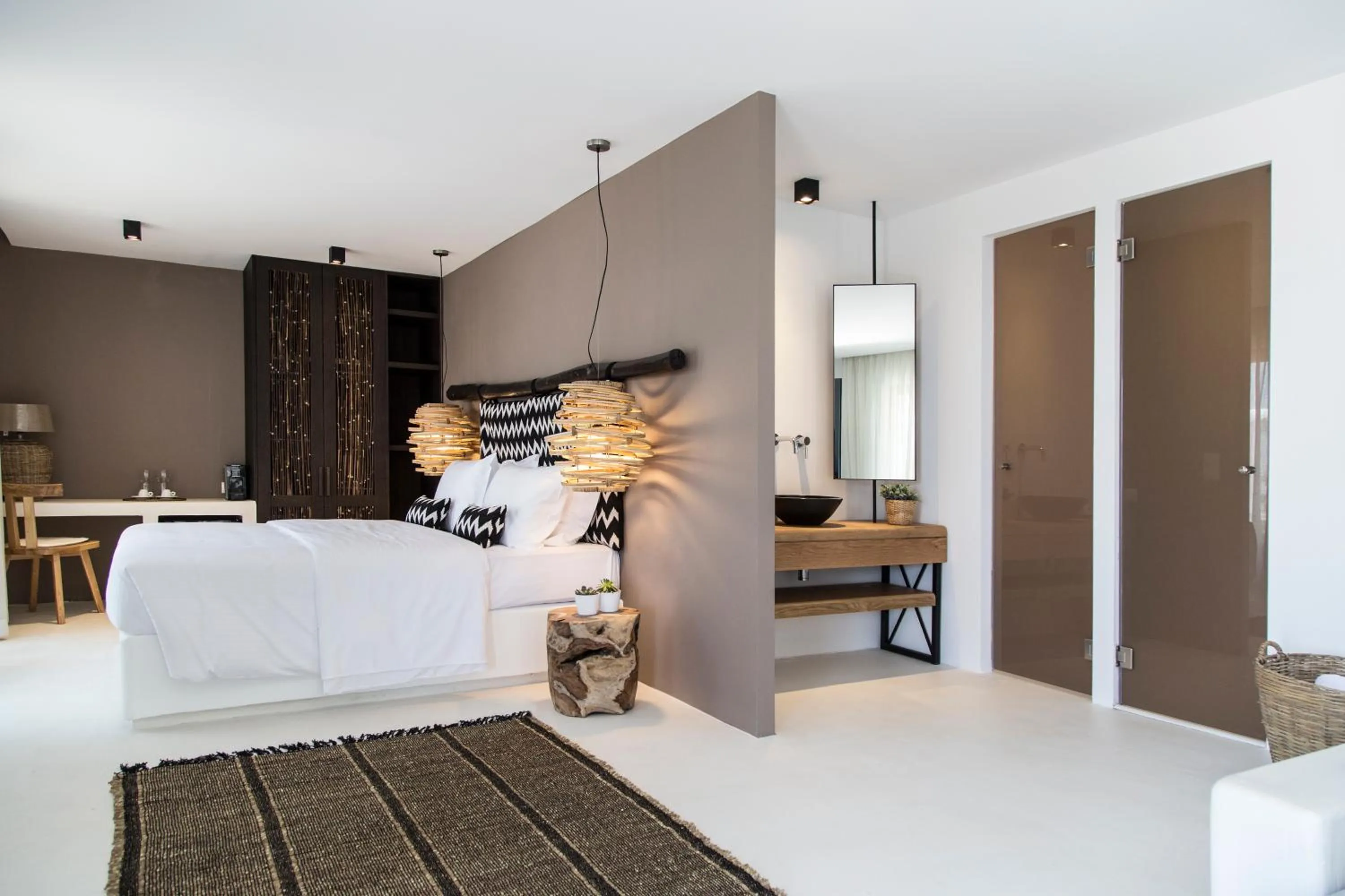 Photo of the whole room, Bed in My Mykonos Hotel