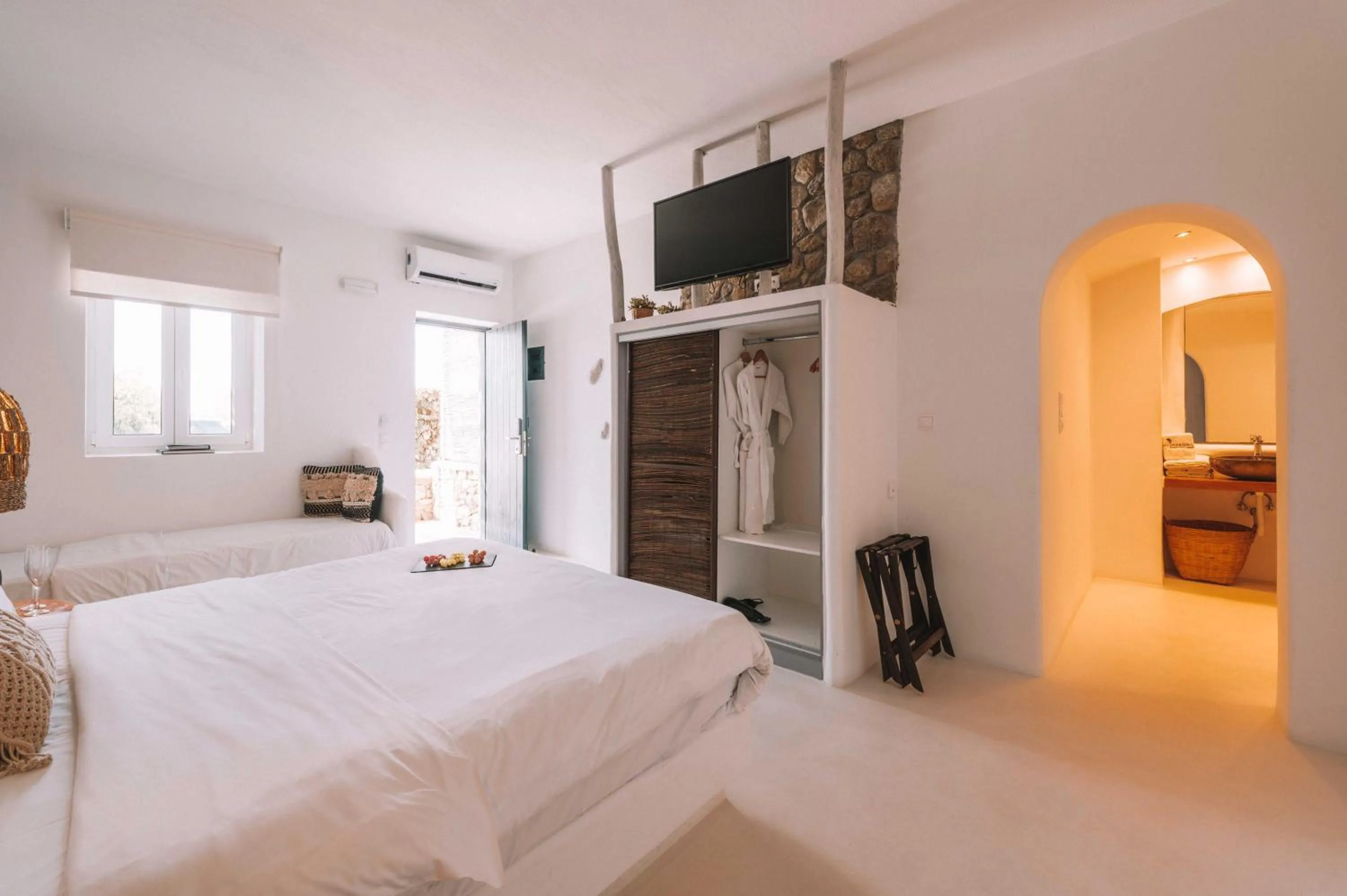 Bedroom, Bed in My Mykonos Hotel