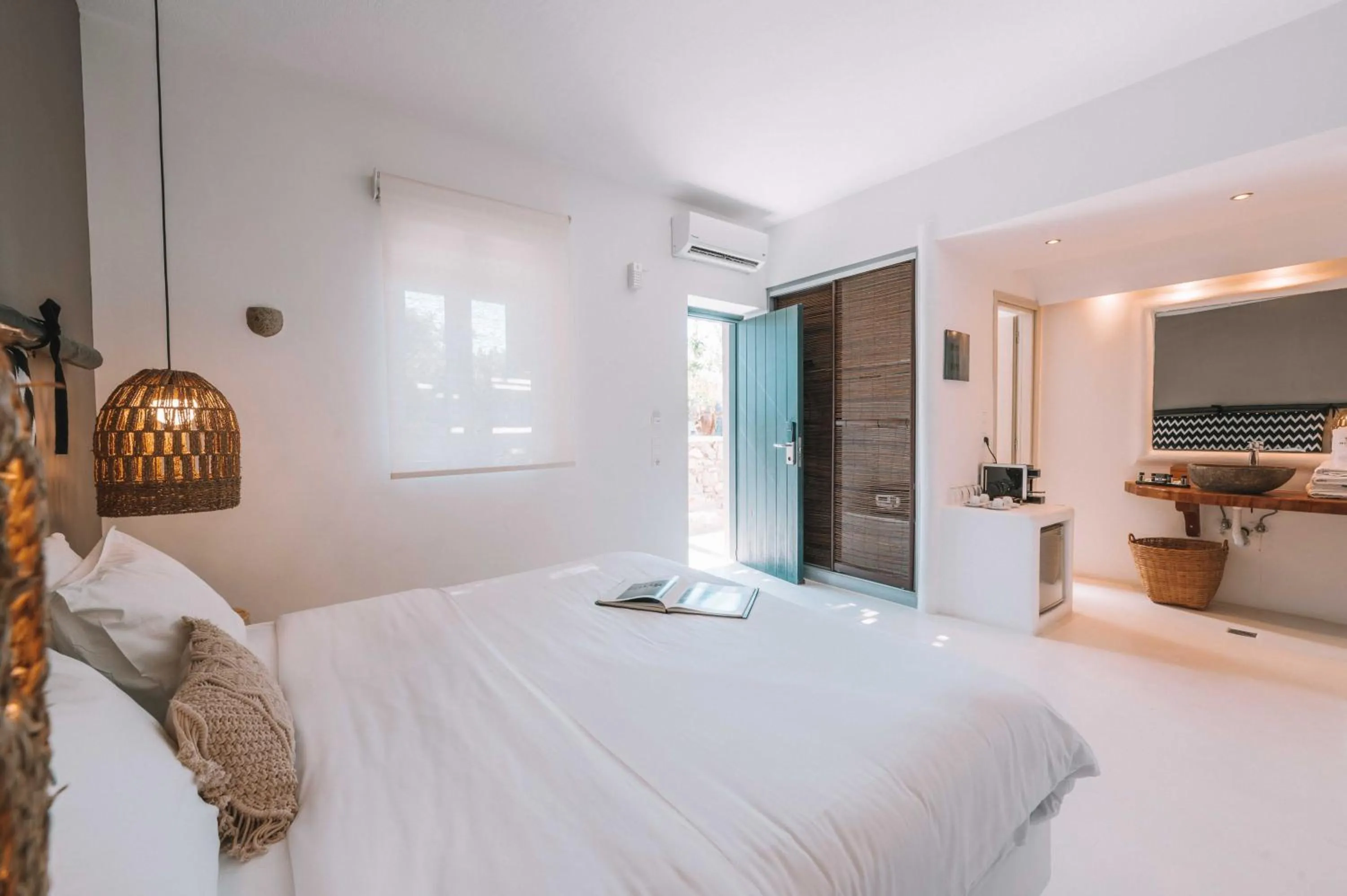 Bedroom, Bed in My Mykonos Hotel