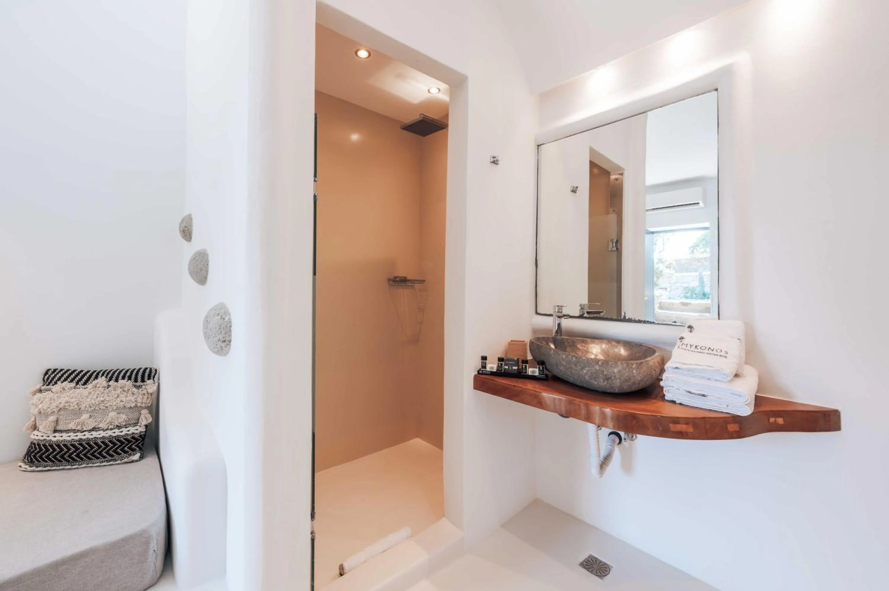 Bathroom, Bed in My Mykonos Hotel