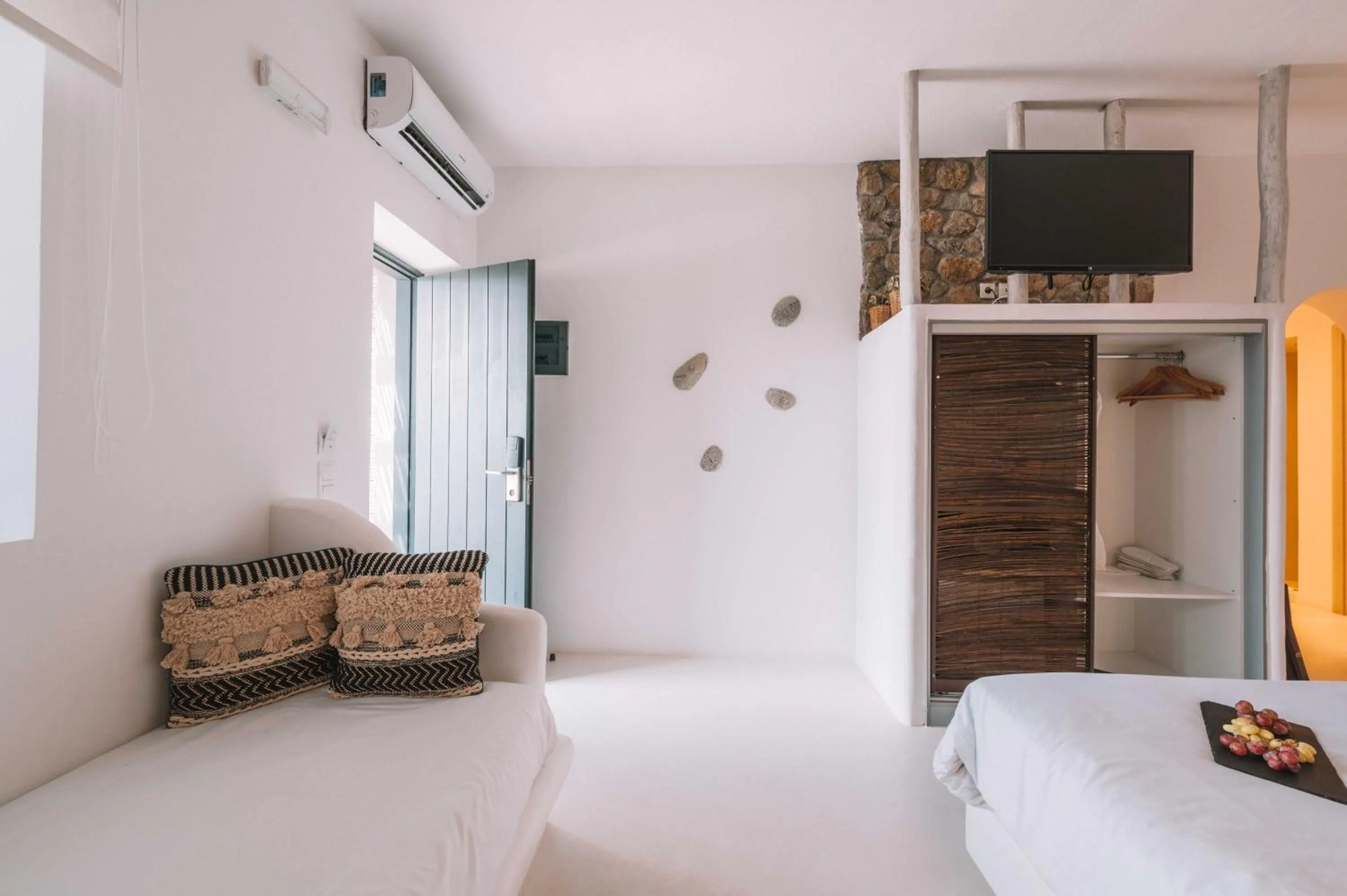 Bedroom, Bed in My Mykonos Hotel