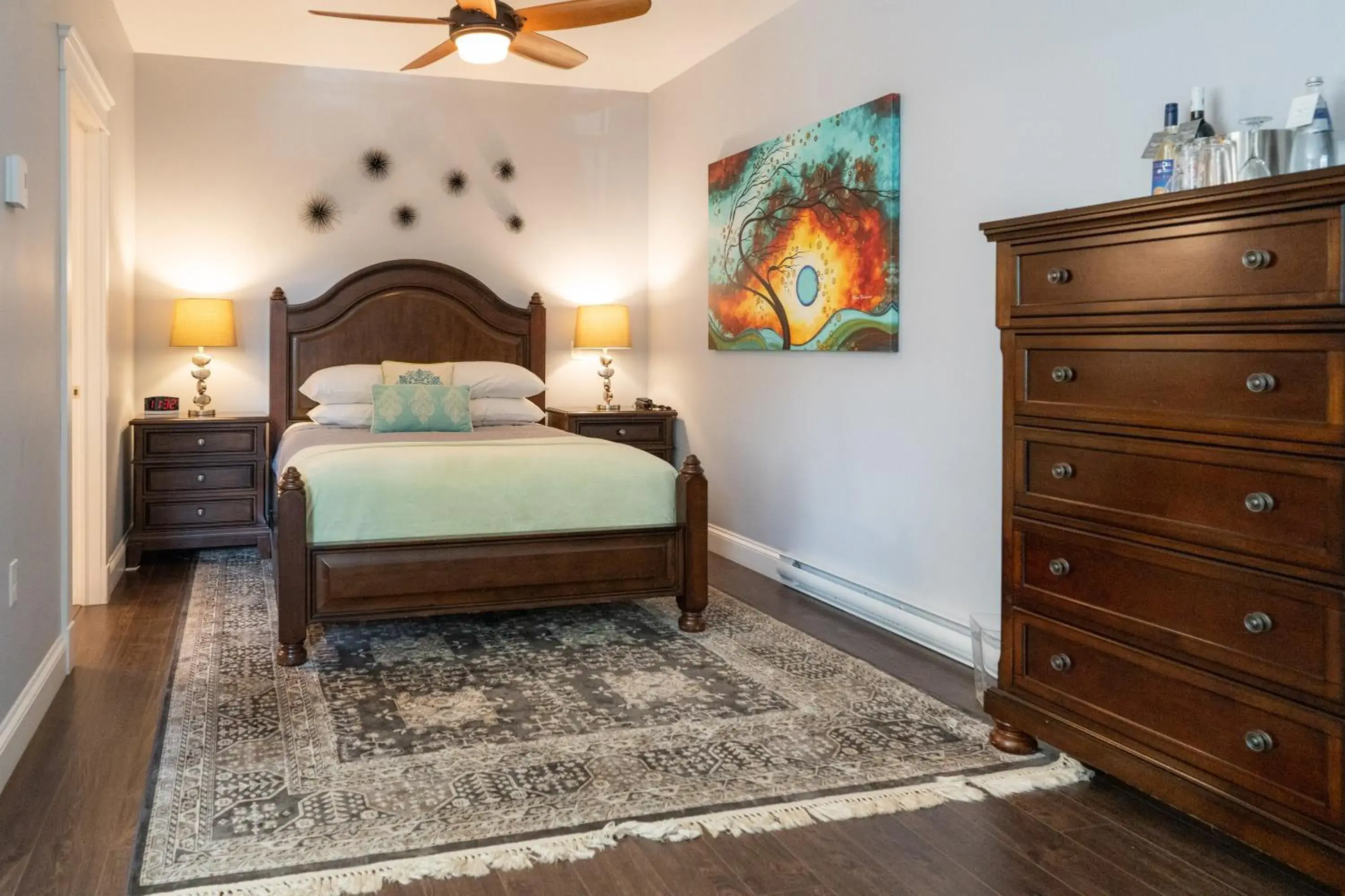 Queen Room with Garden View in Tattingstone Inn Queen Room with Garden View in Tattingstone Inn