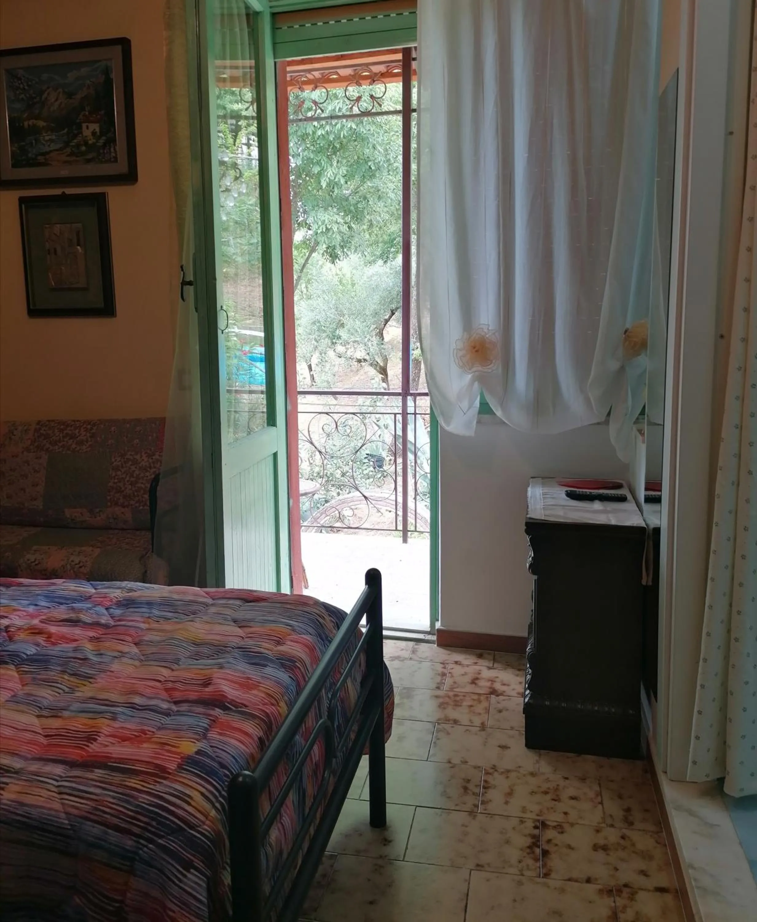 Twin Room with Bathroom - single occupancy in B&b Fabra Casa Mia e non solo