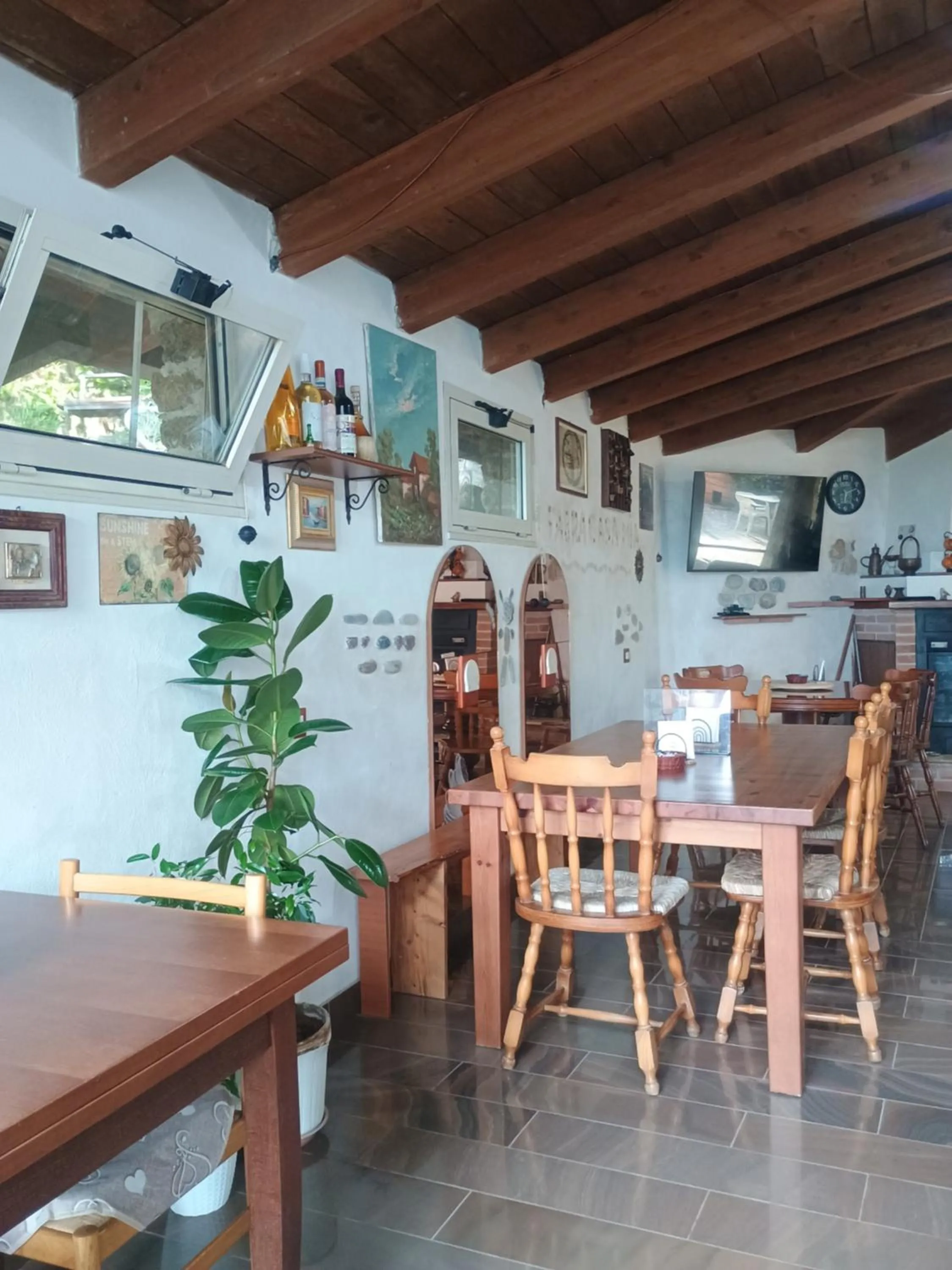 Restaurant/places to eat in B&b Fabra Casa Mia e non solo