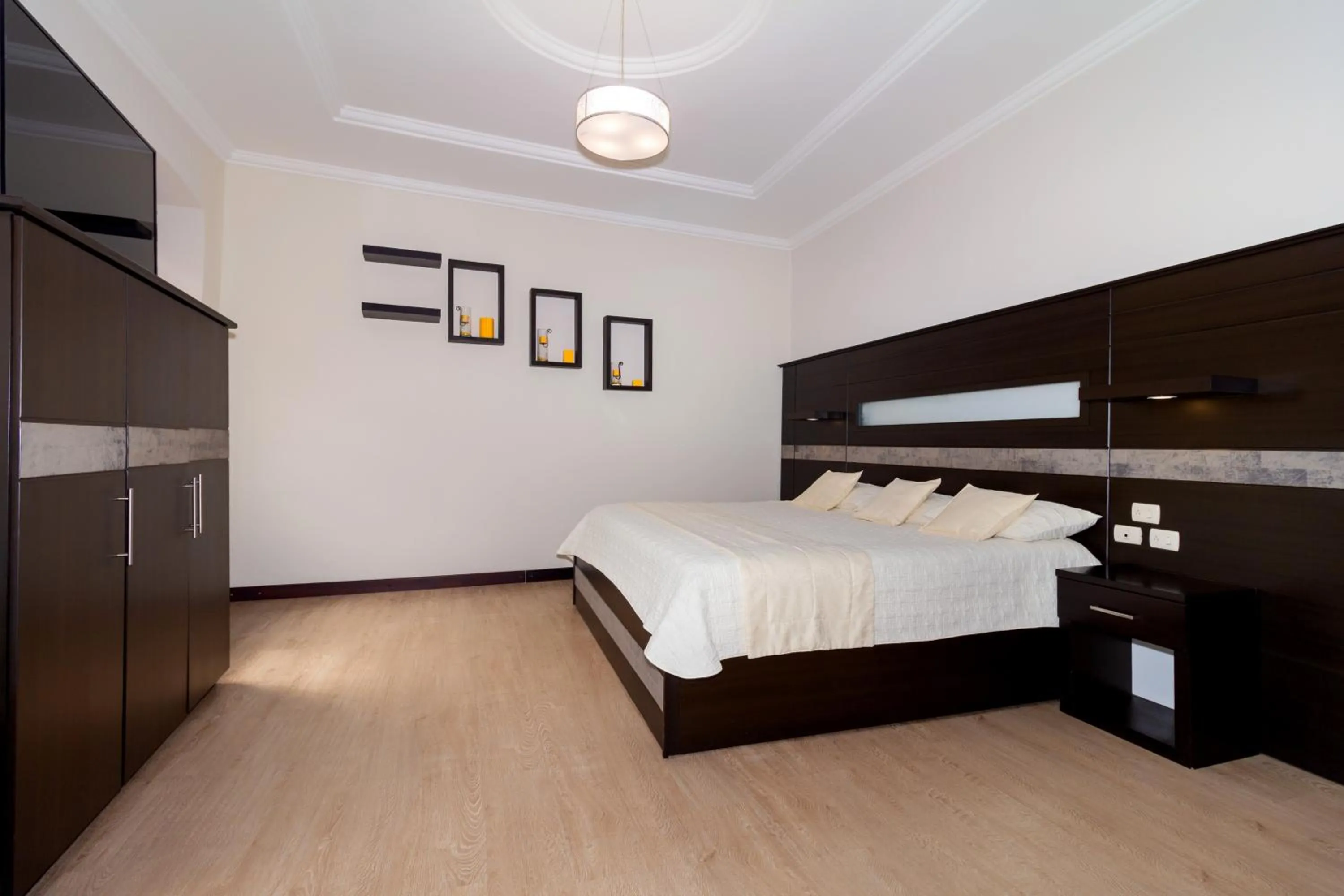 Hotel Majestic 2 by HHG