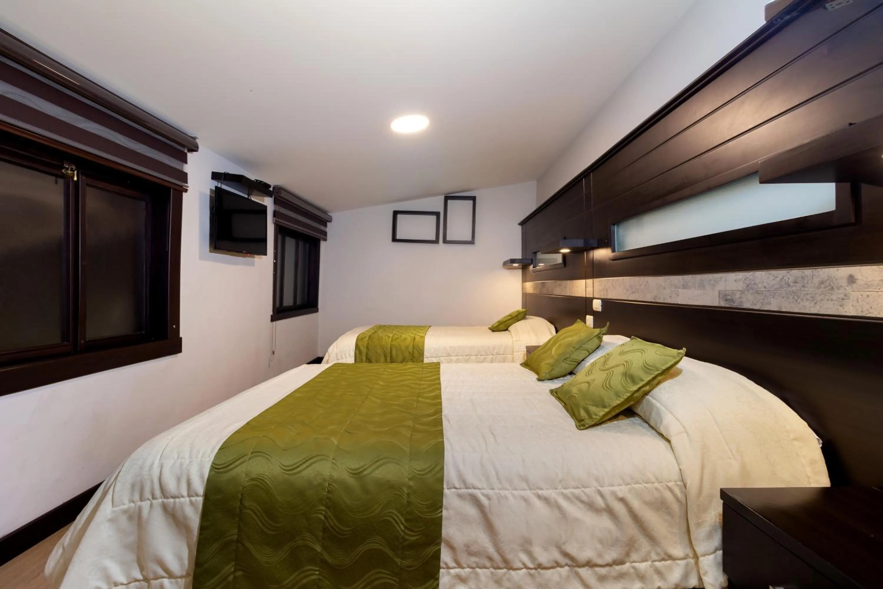 Family Room with Private Bathroom - single occupancy in Hotel Gran Colombia by HHG