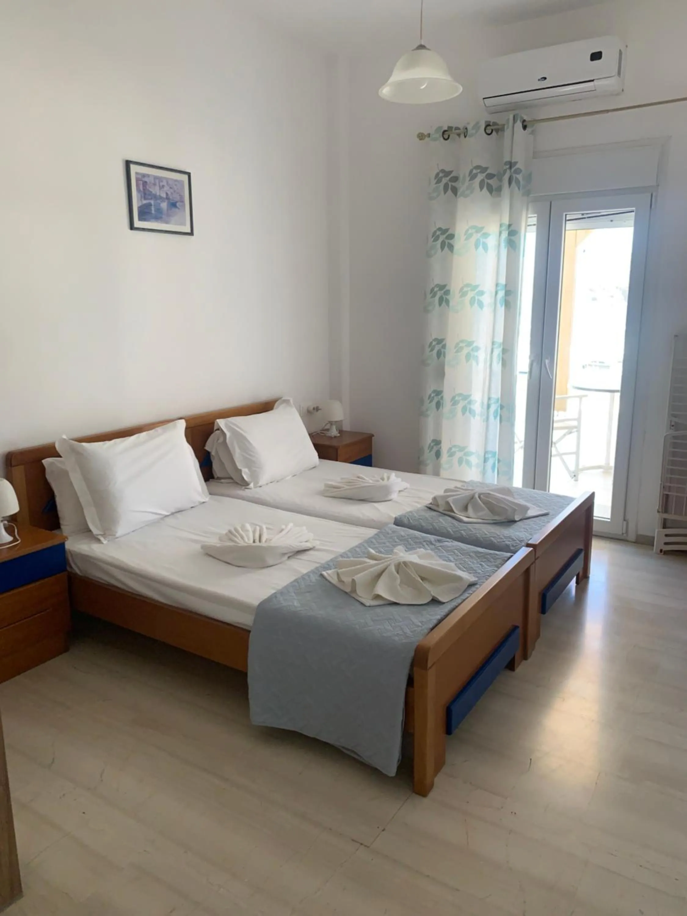 Bed in Sea View Studios, Harbour Beach, Bali
