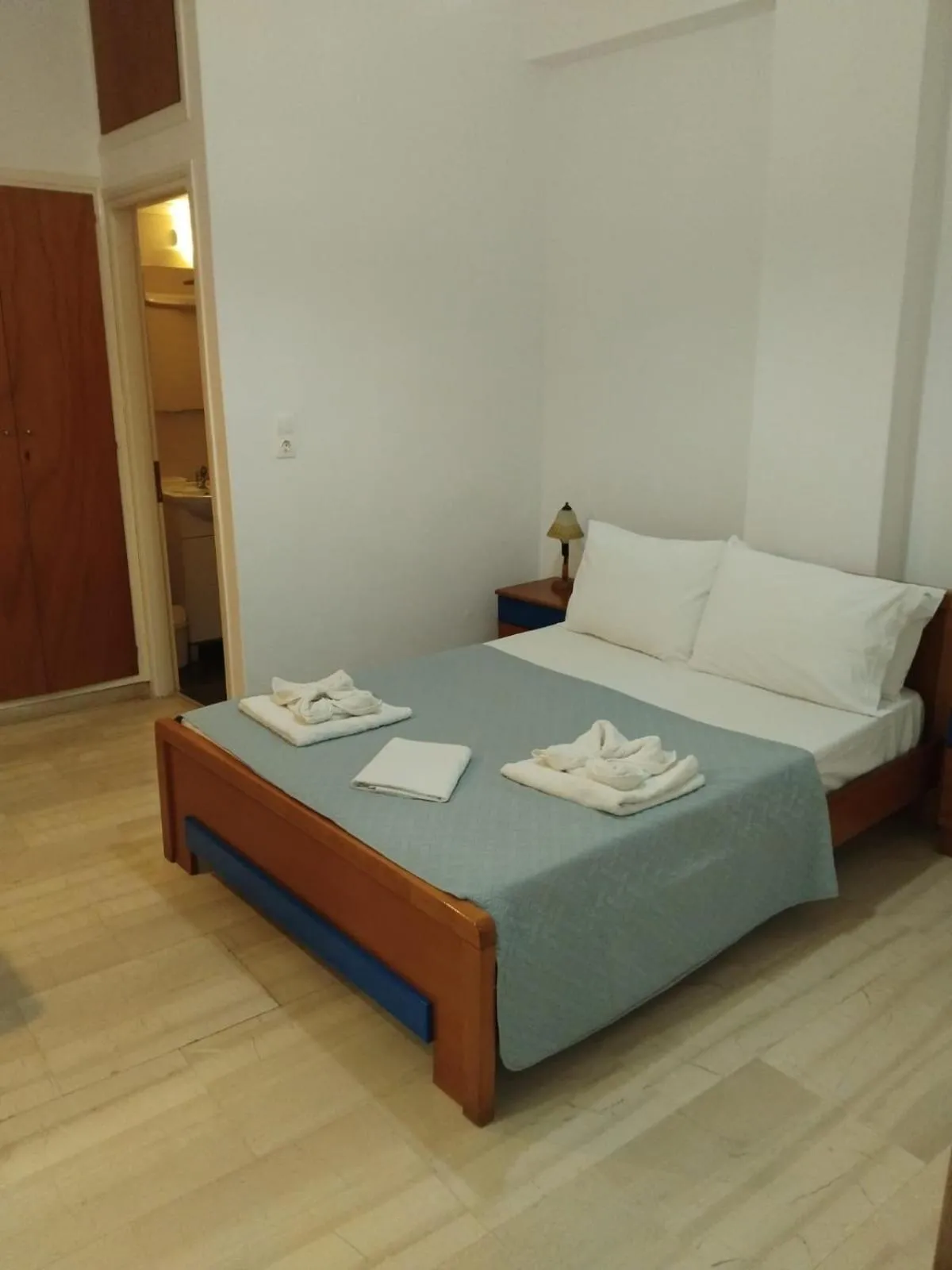 Bed in Sea View Studios, Harbour Beach, Bali