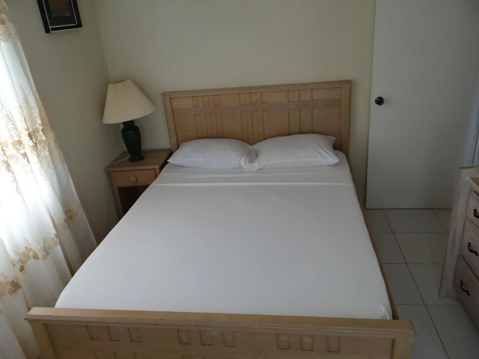 Large Double Room in Sue's Homestay
