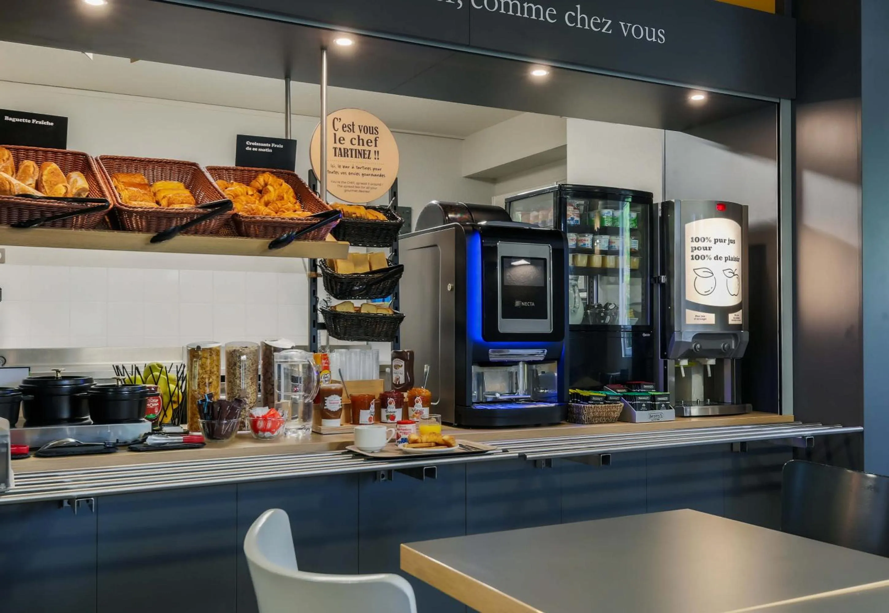 Breakfast in B&B HOTEL Nancy Laxou Zenith