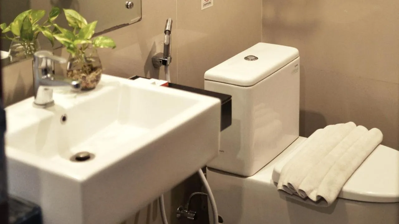 Toilet in Urban Style Hotel Lampung, Azana Hotels Collection