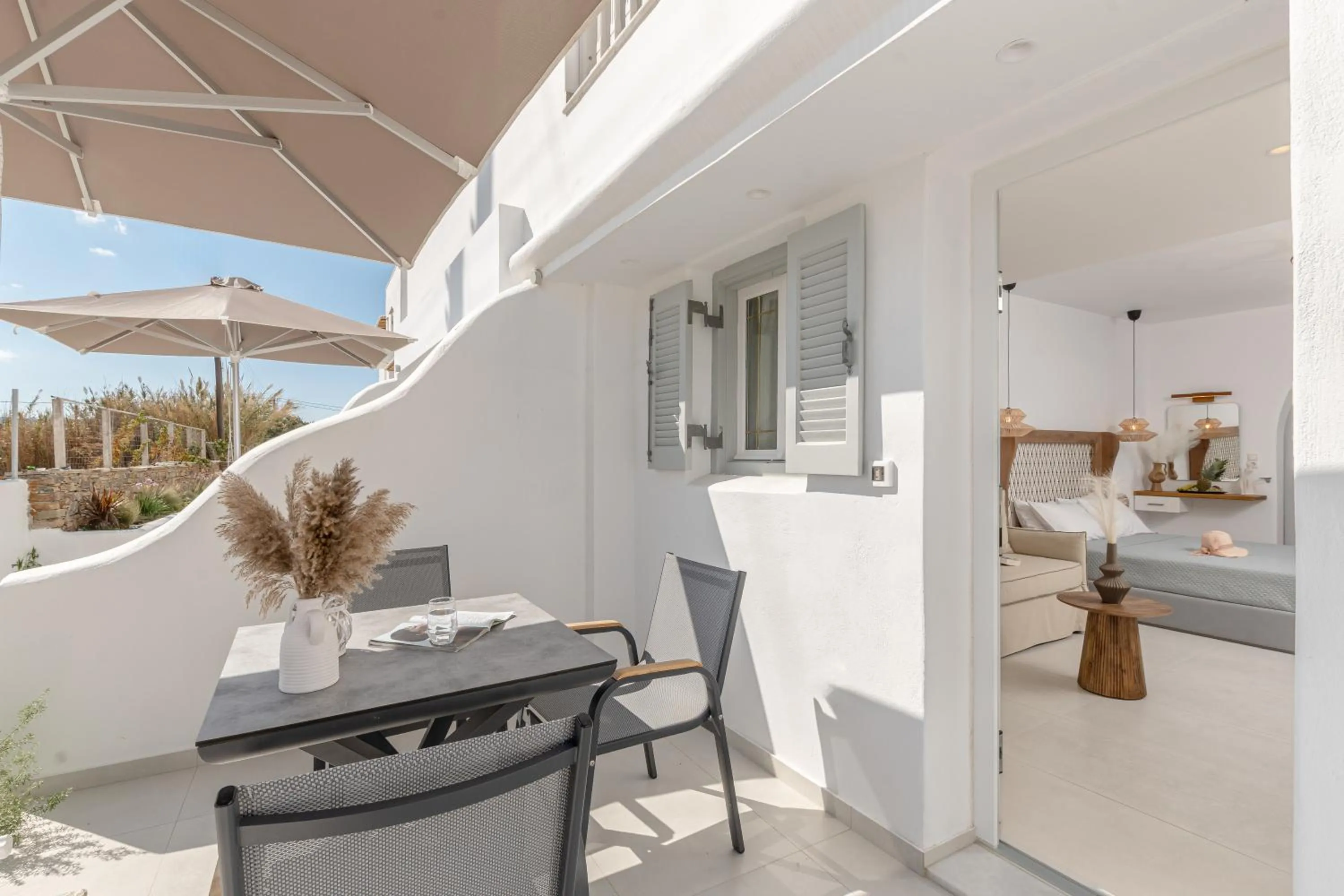 Birikos Hotel & Suites