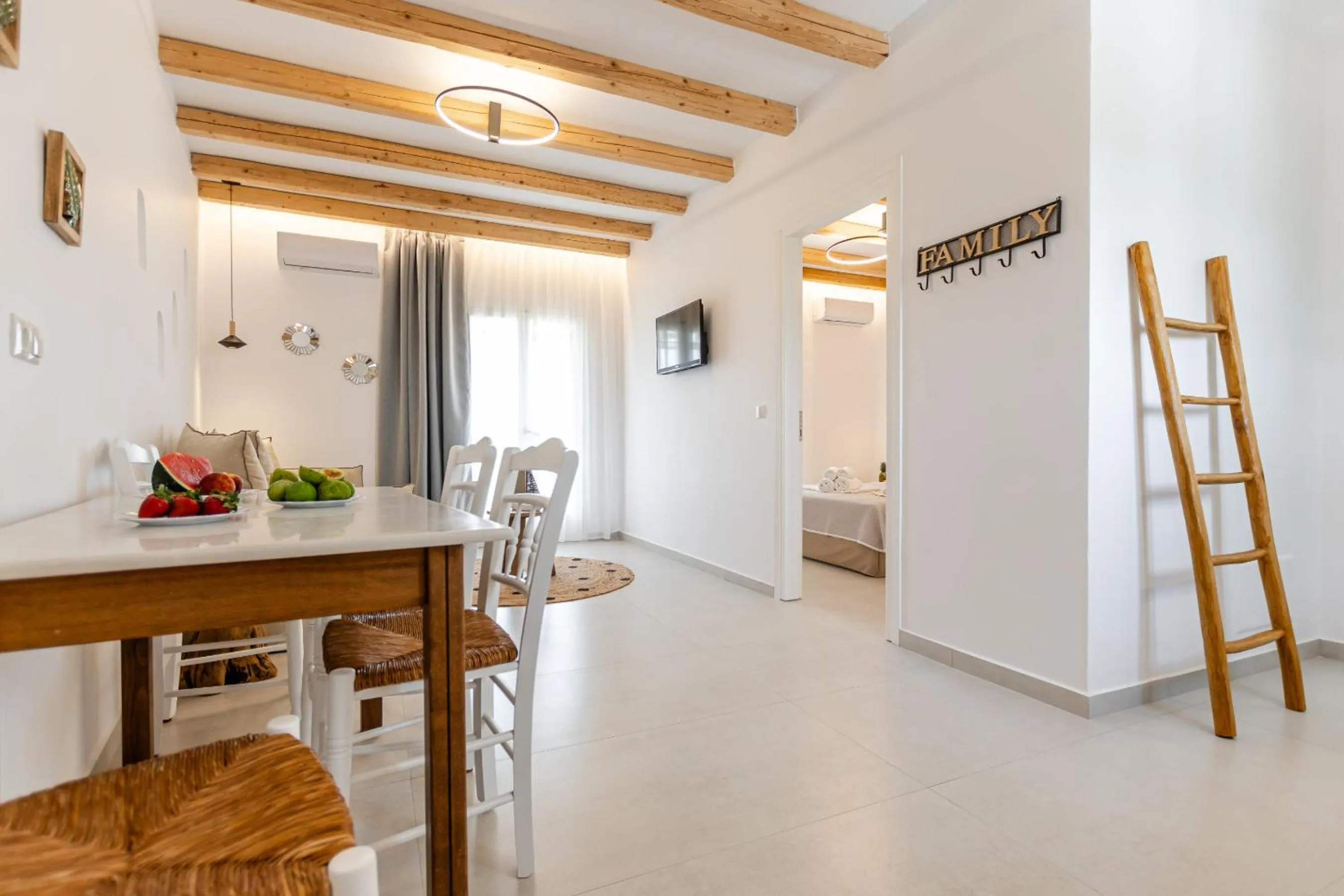 Birikos Hotel & Suites