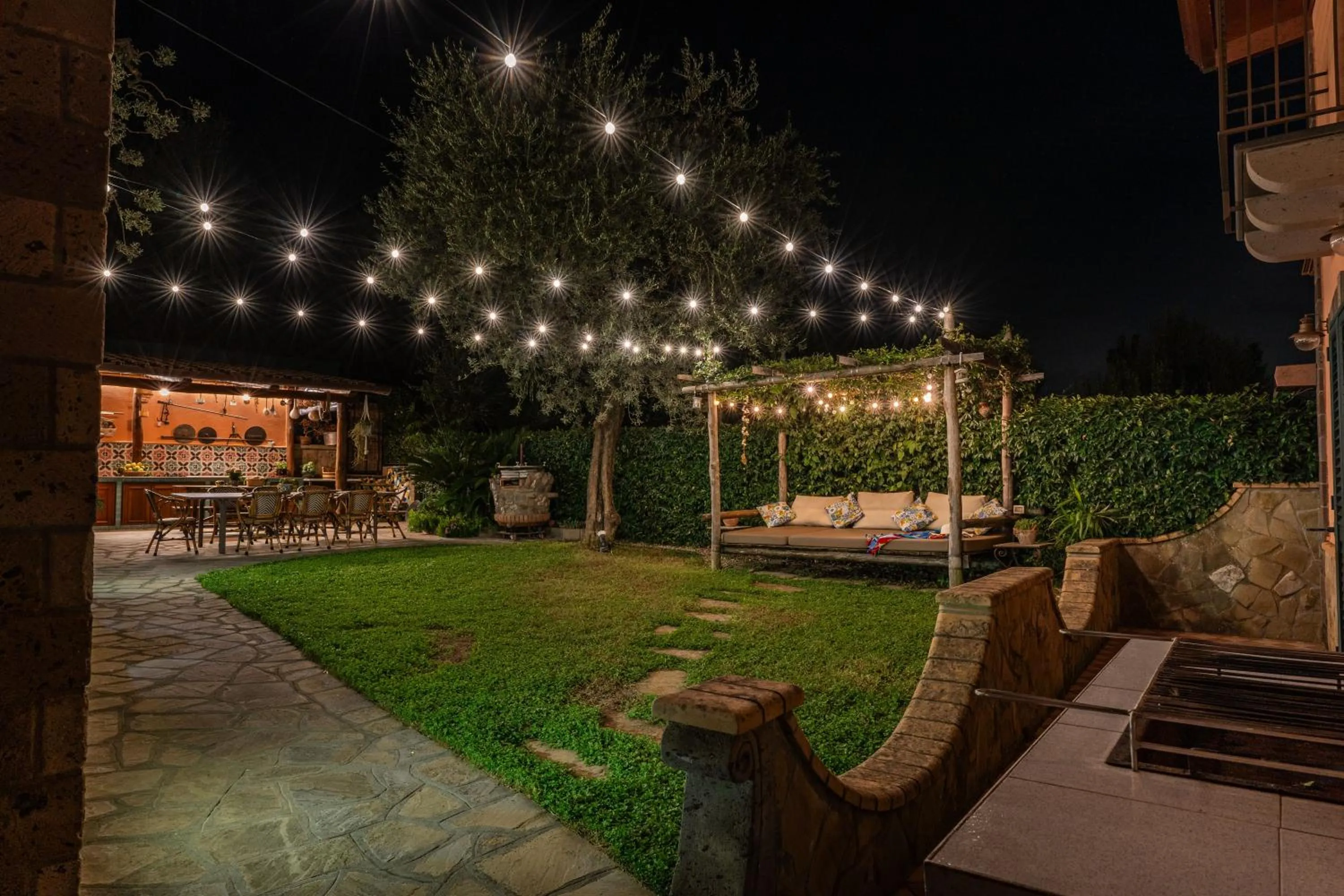 Garden view in Villa Caruso with Private Pool