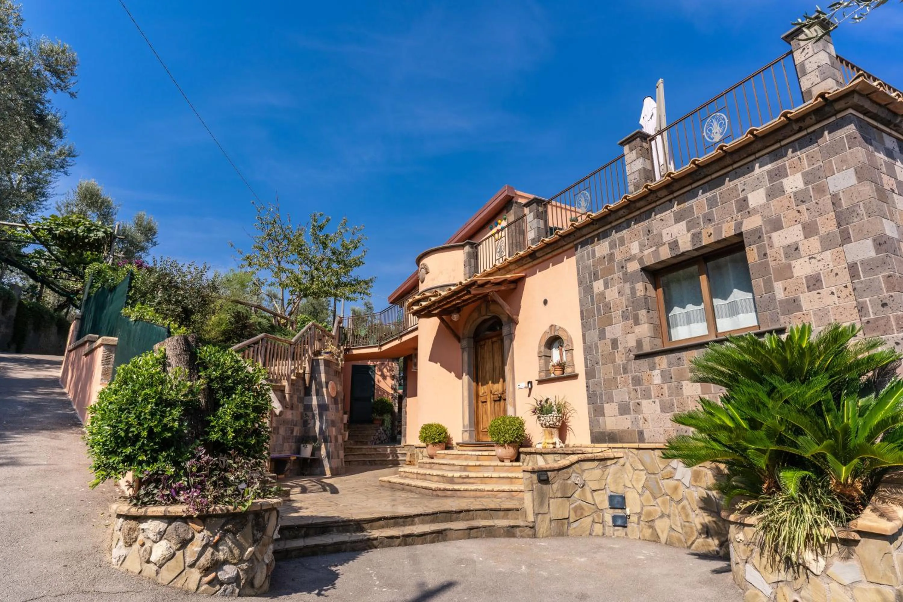 Property building in Villa Caruso with Private Pool