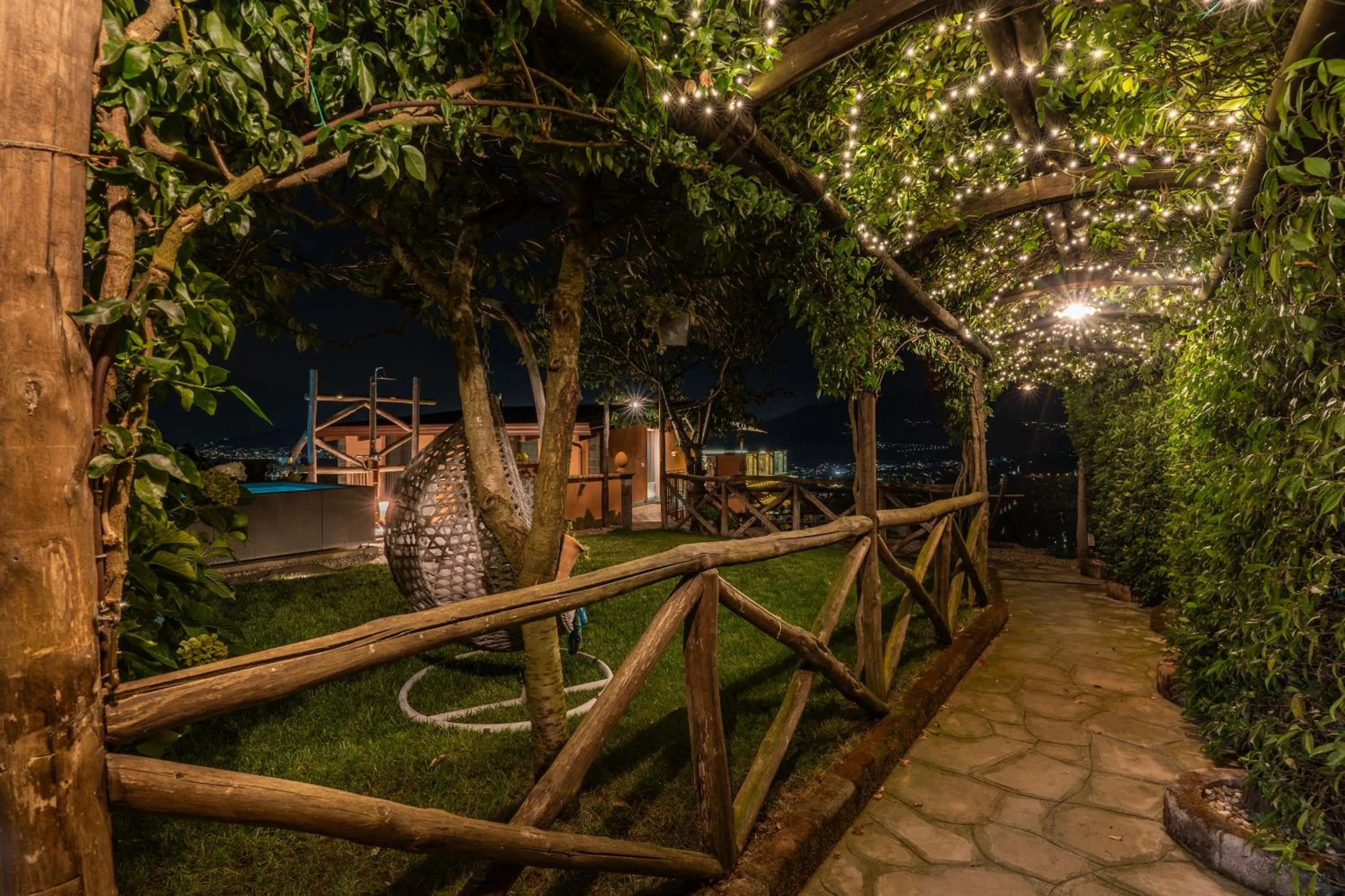 Garden in Villa Caruso with Private Pool