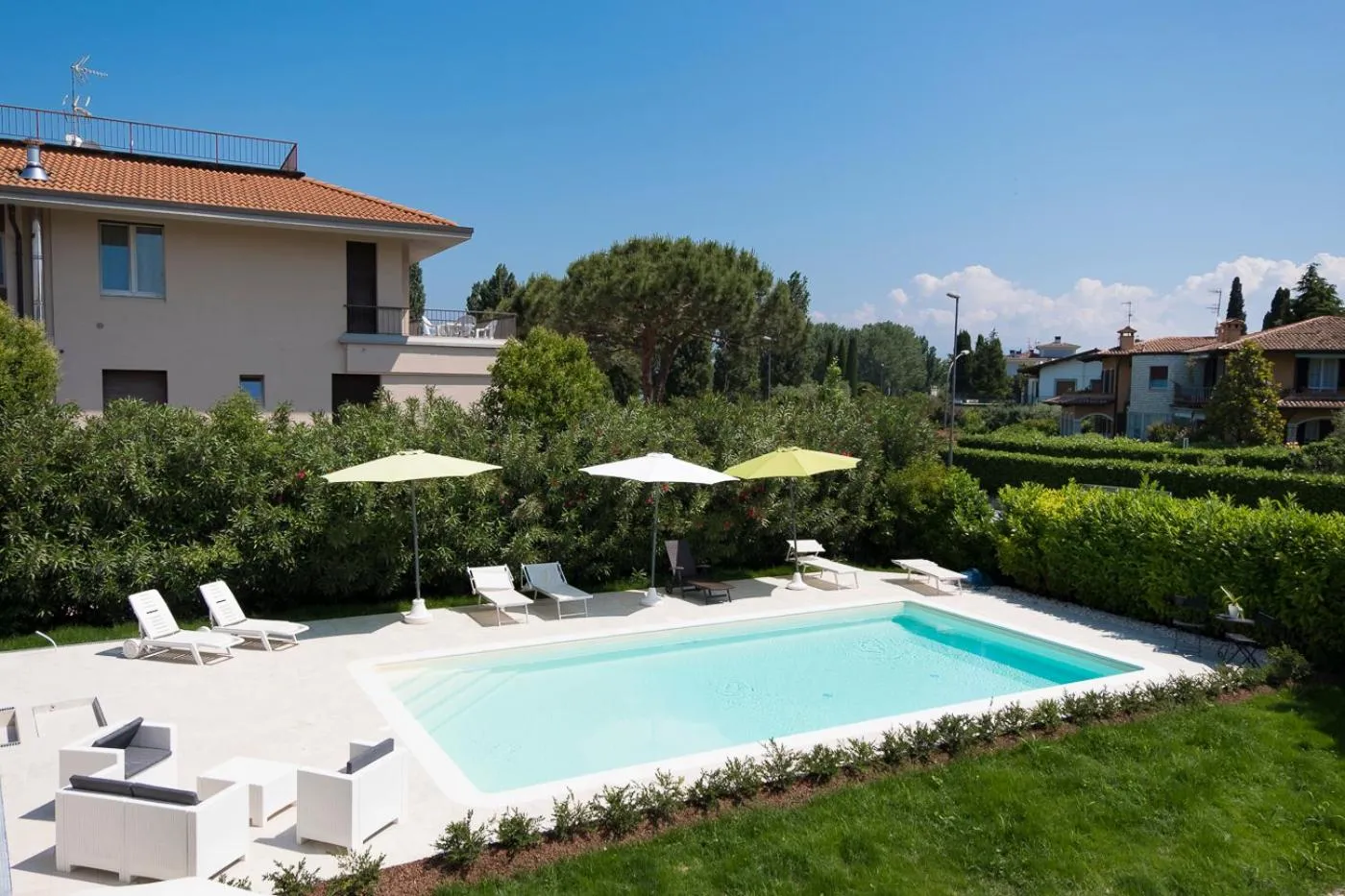 Swimming pool in Bed and Breakfast da Beatrice