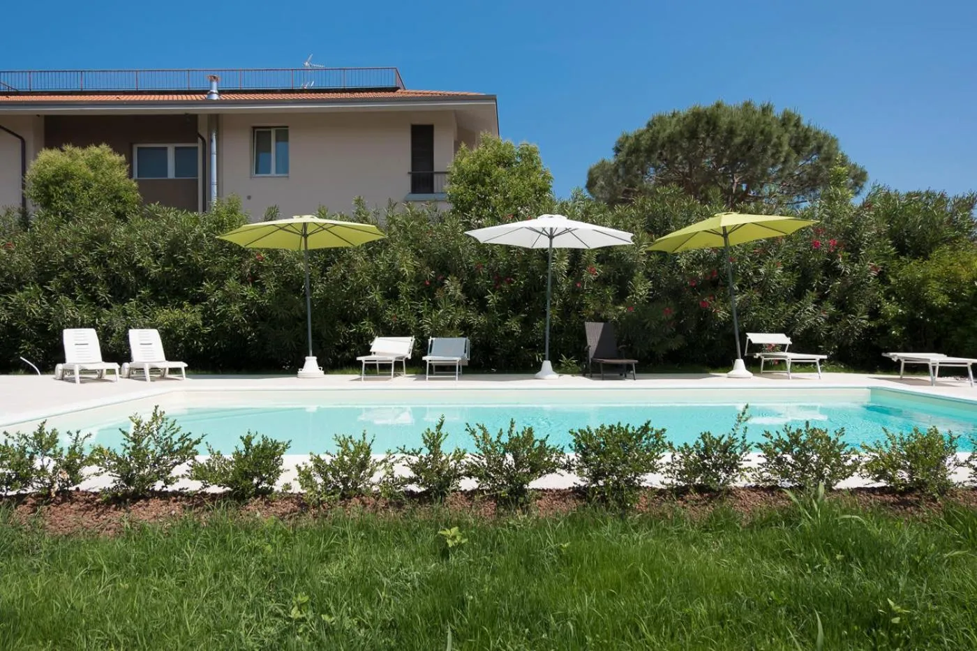 Swimming pool in Bed and Breakfast da Beatrice