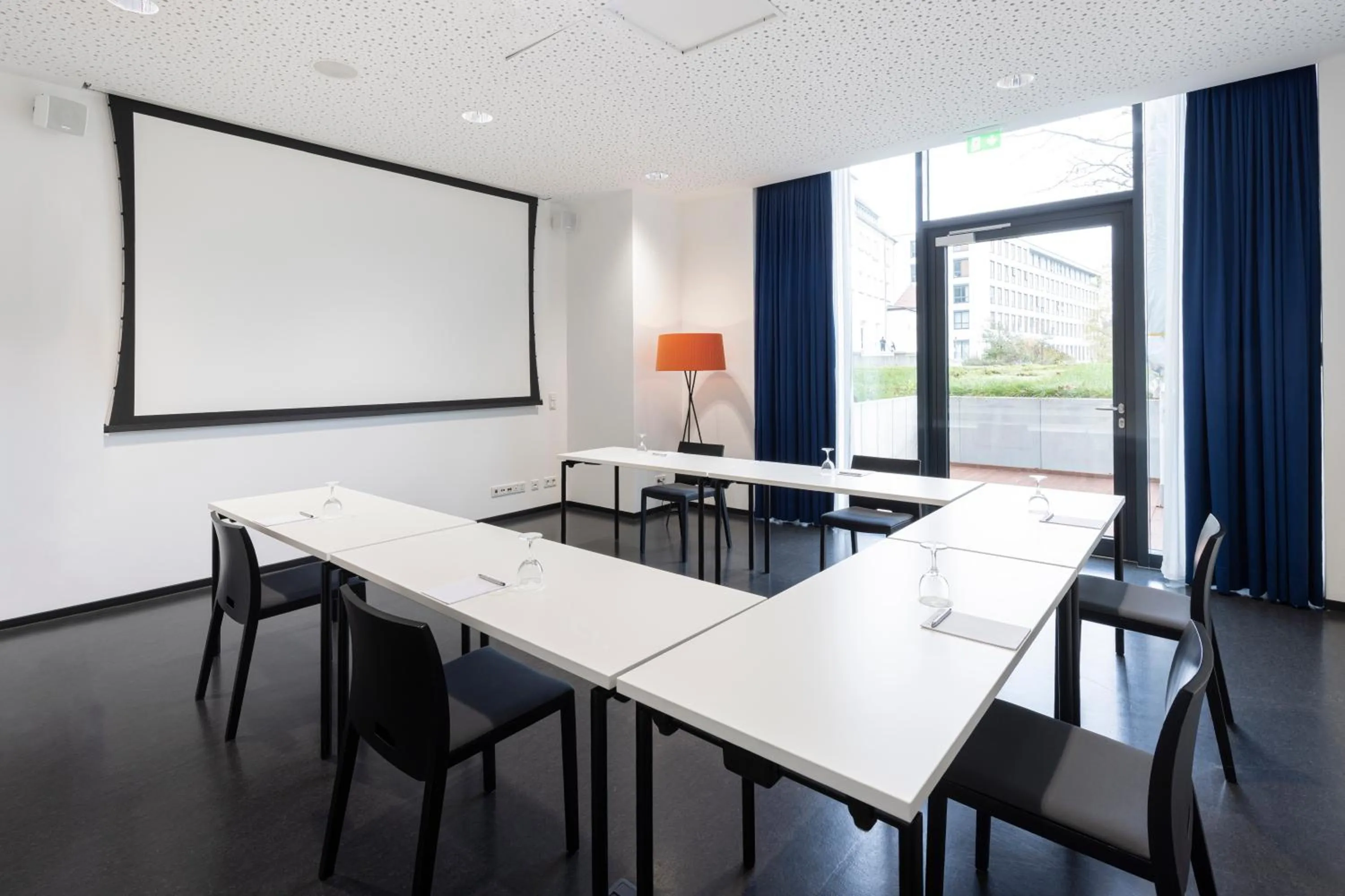 Restaurant/places to eat in Hotel am Remspark