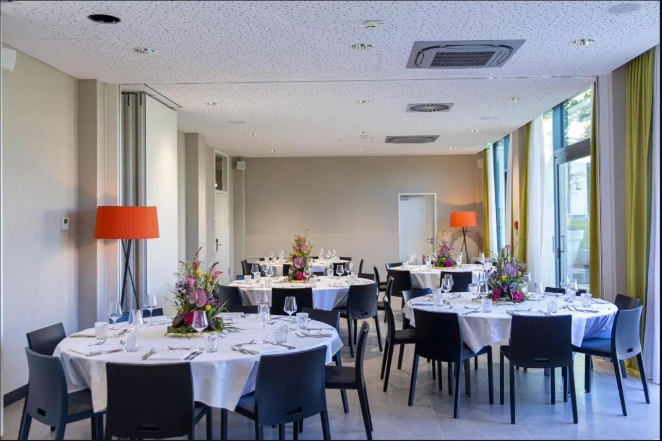 Restaurant/places to eat in Hotel am Remspark
