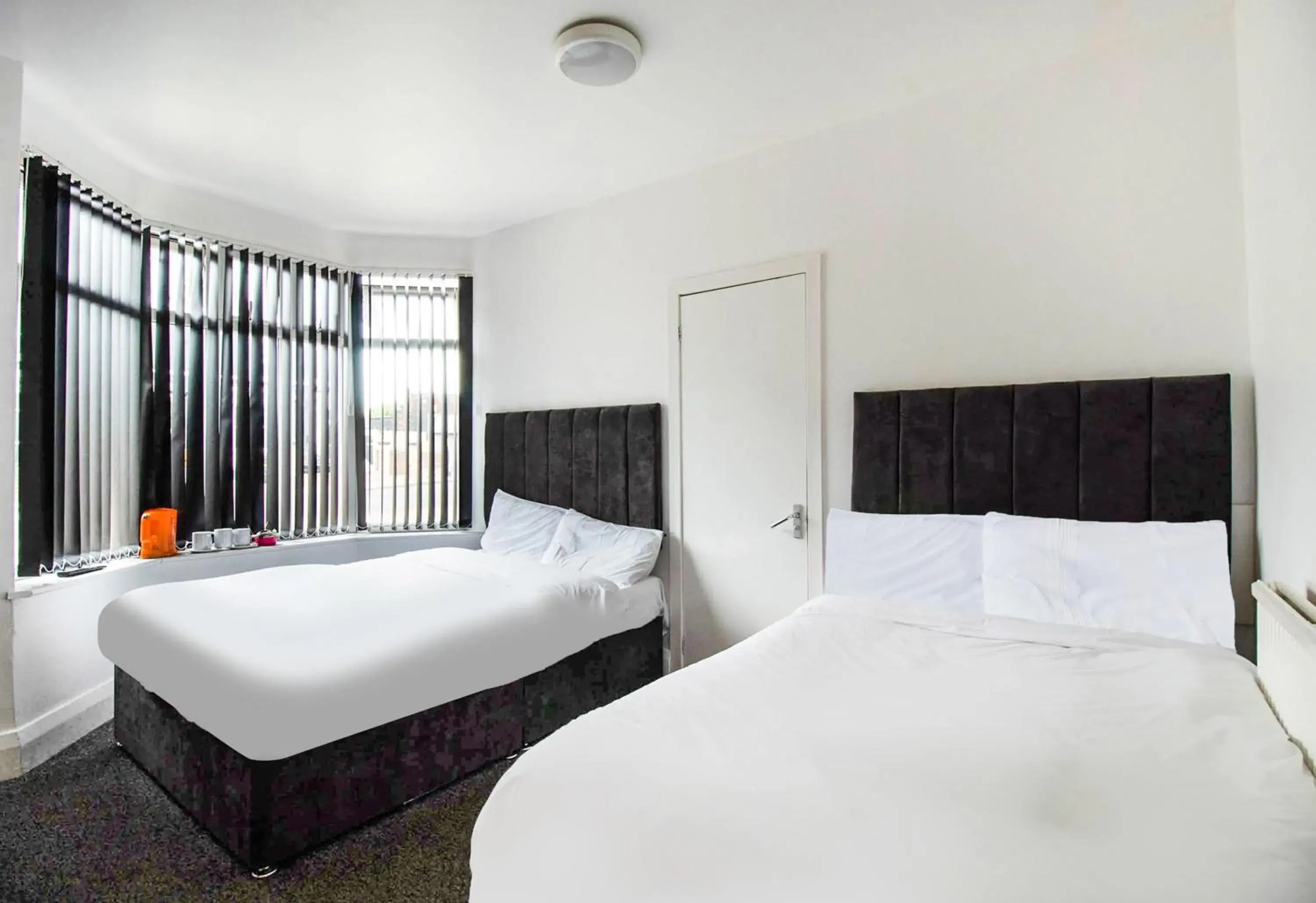 Standard Triple Room in The Longlands Hotel Standard Triple Room in The Longlands Hotel