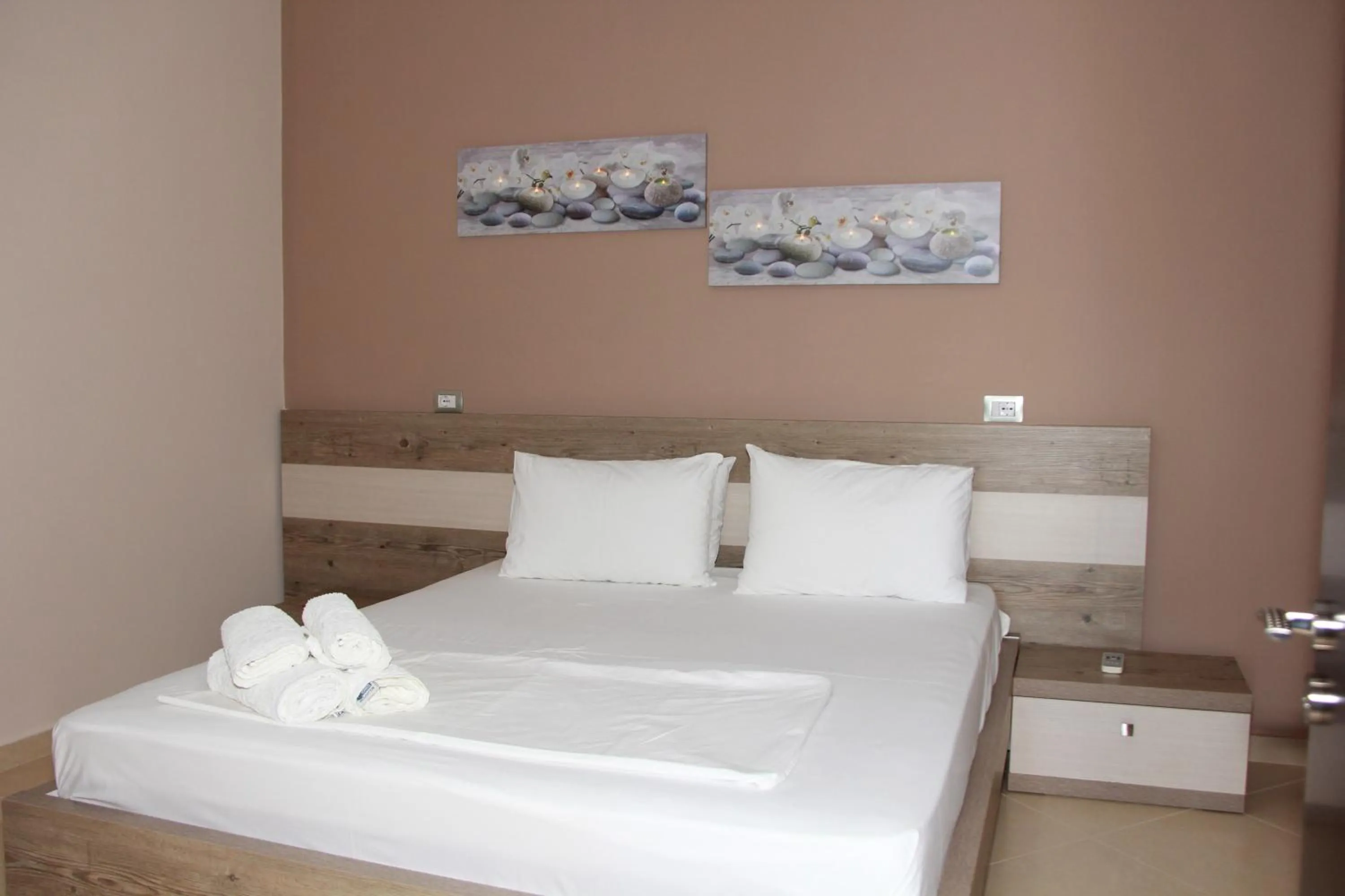 Bed in Vila Hadhri Borsh