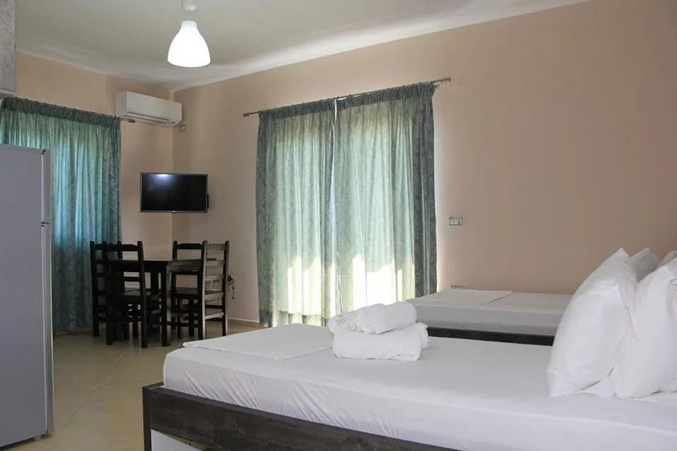 Bed in Vila Hadhri Borsh