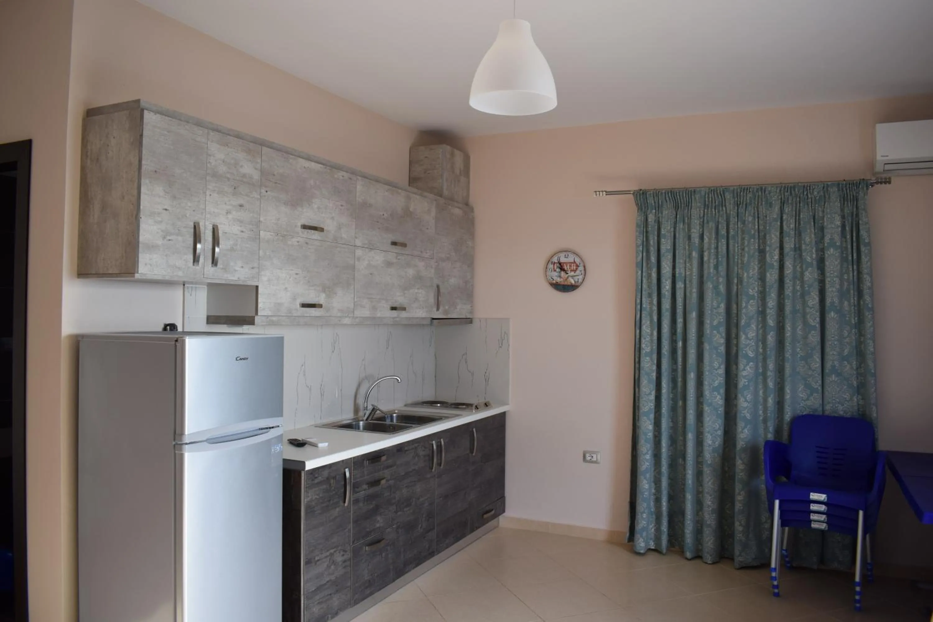 Kitchen or kitchenette in Vila Hadhri Borsh