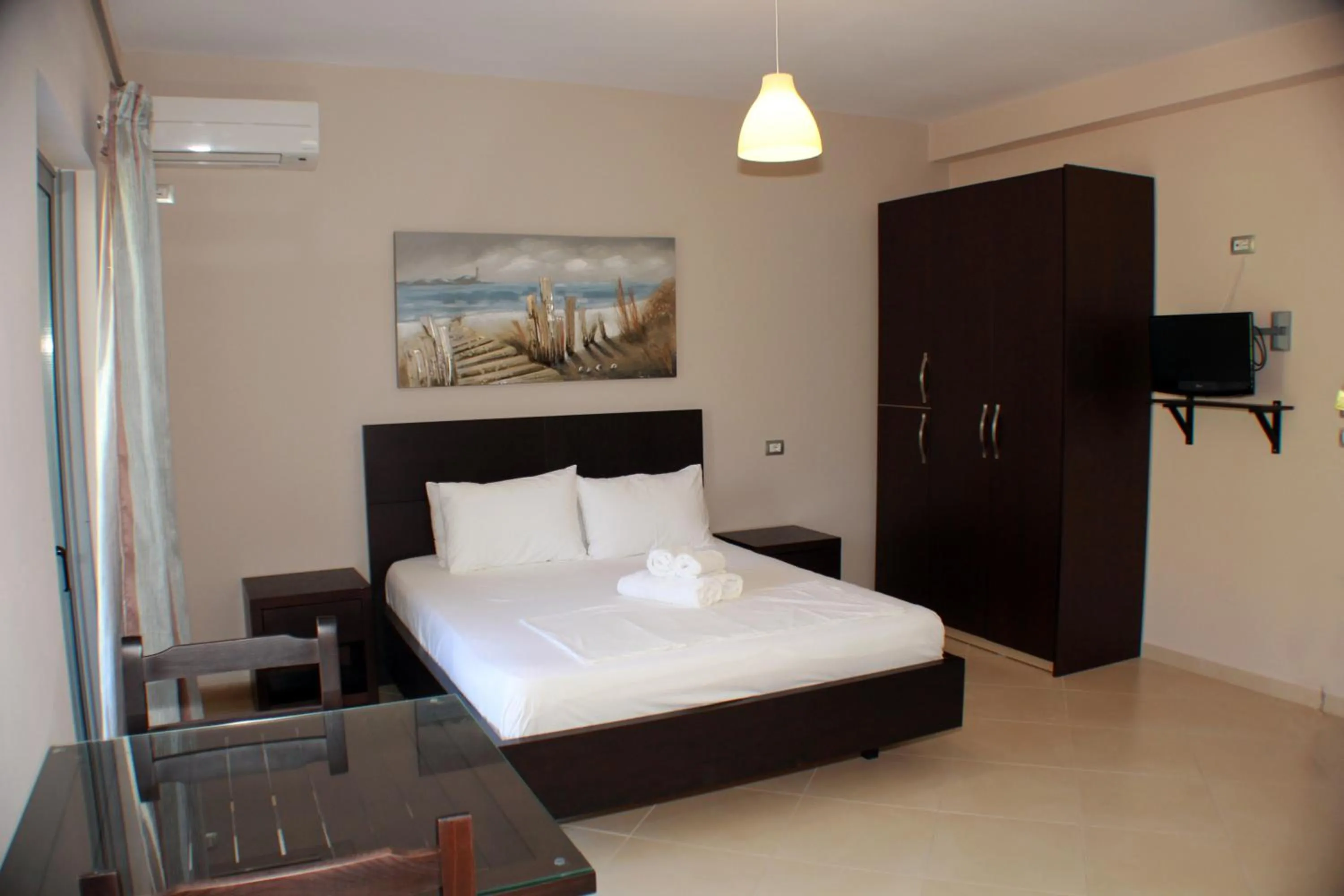 Bed in Vila Hadhri Borsh