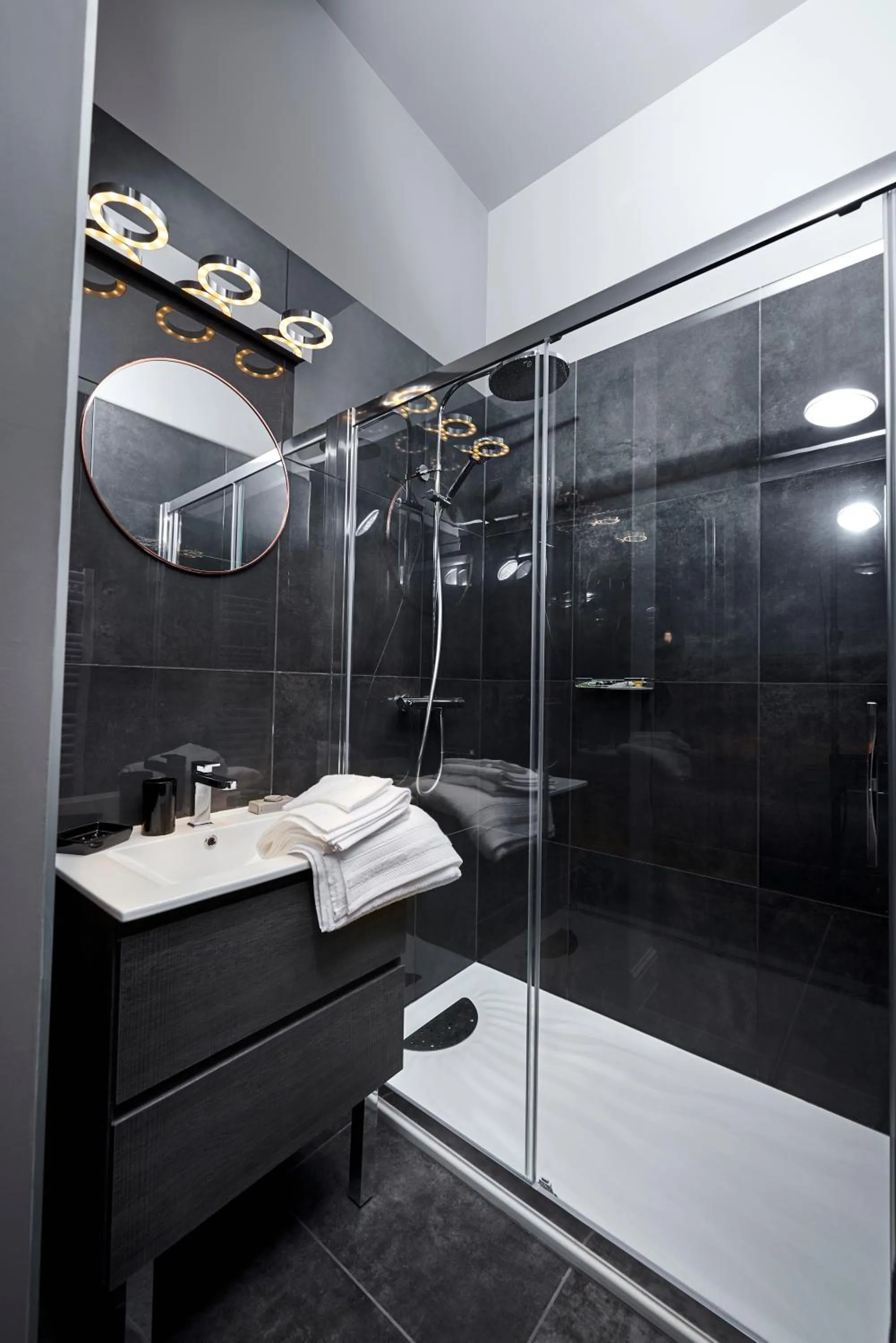 Bathroom in Bubble 8