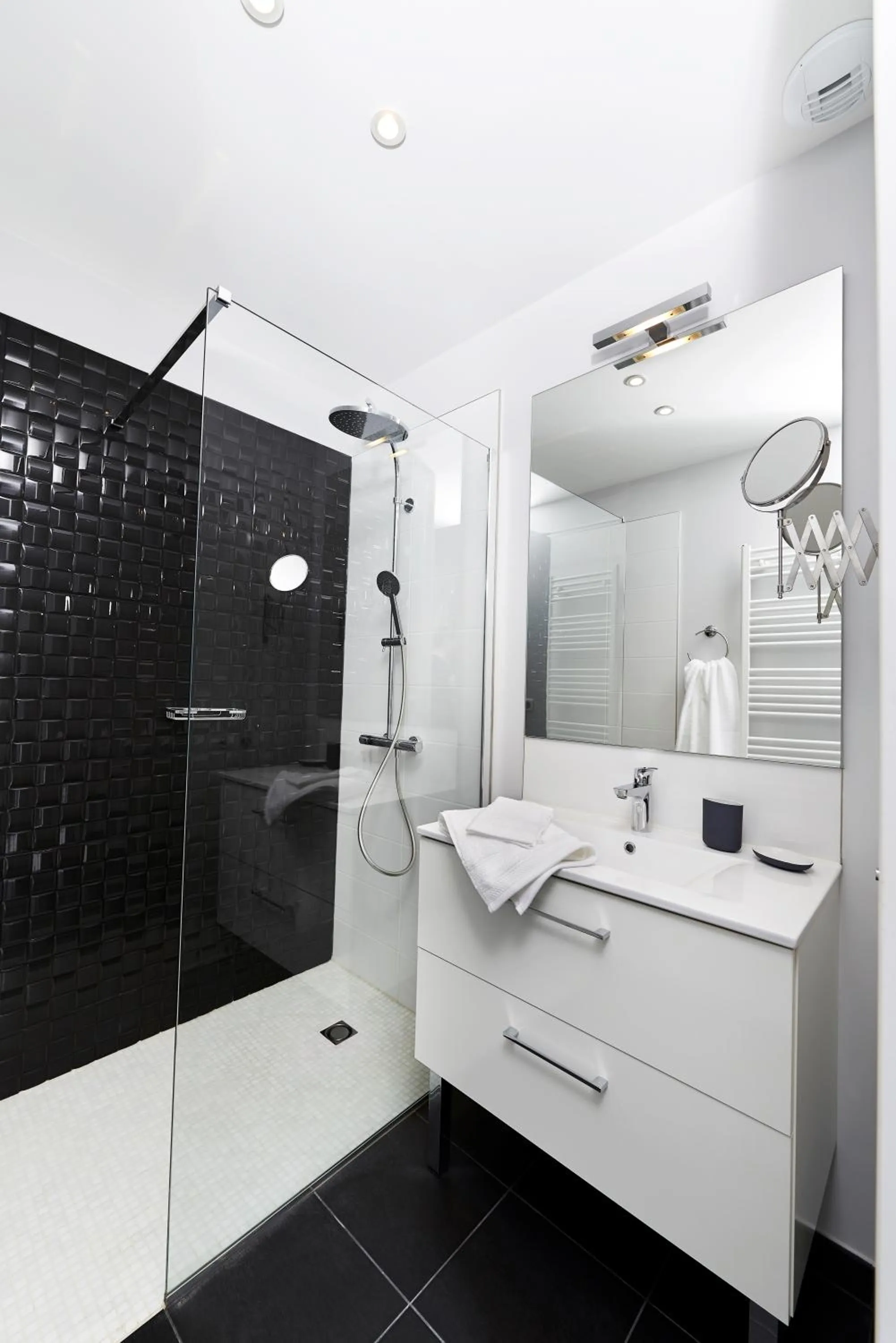 Bathroom in Bubble 8