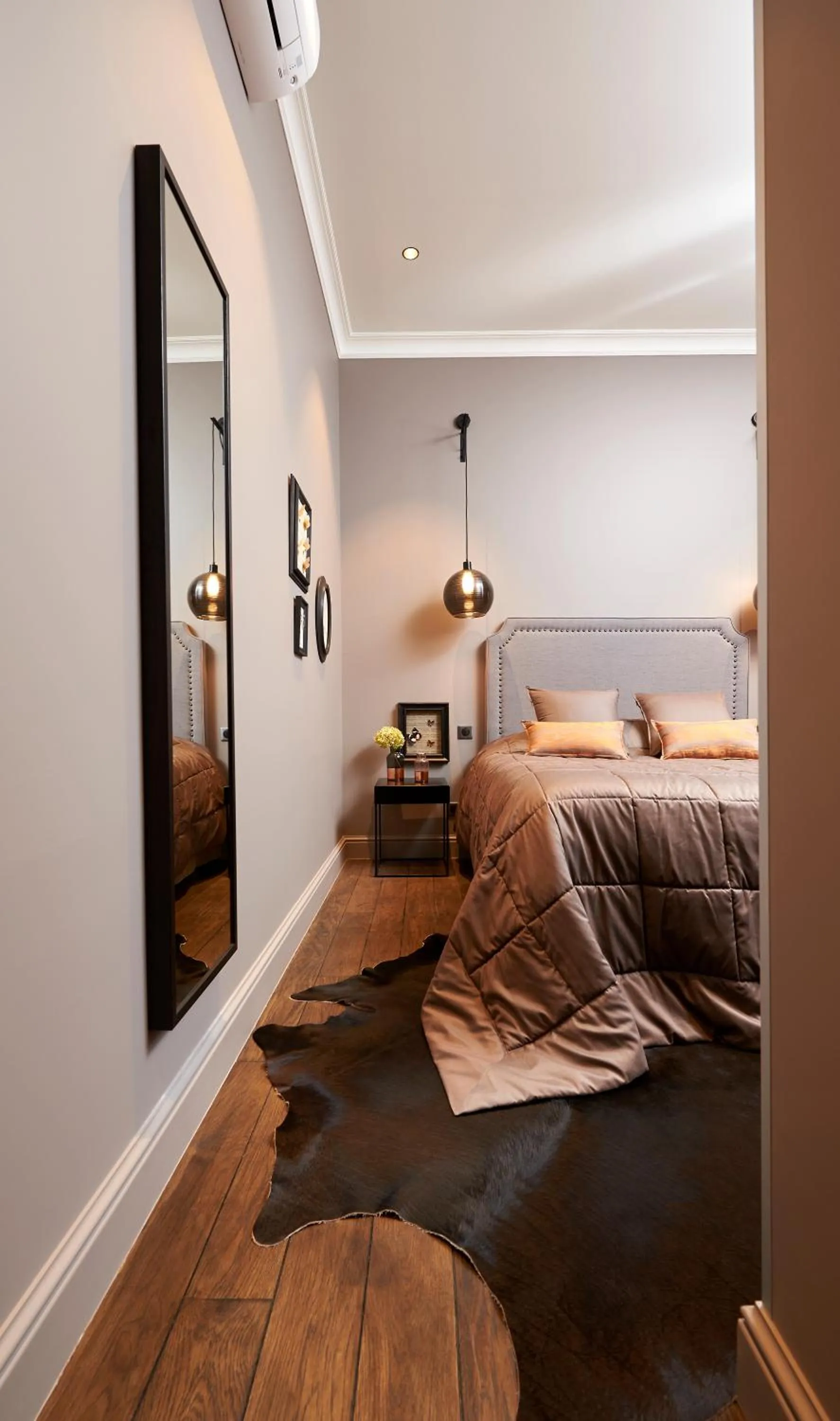 Bedroom, Bed in Bubble 8