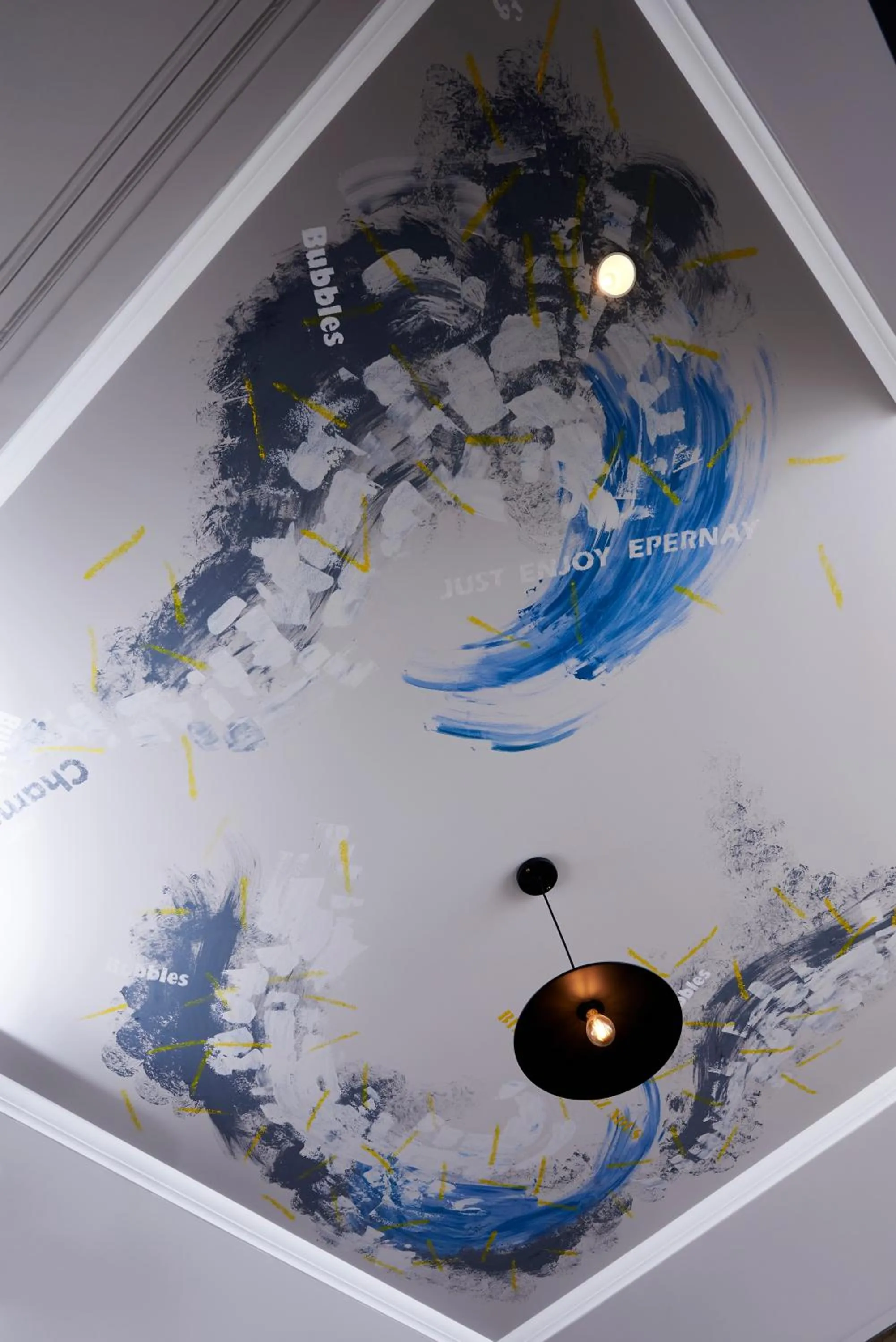 Decorative detail in Bubble 8