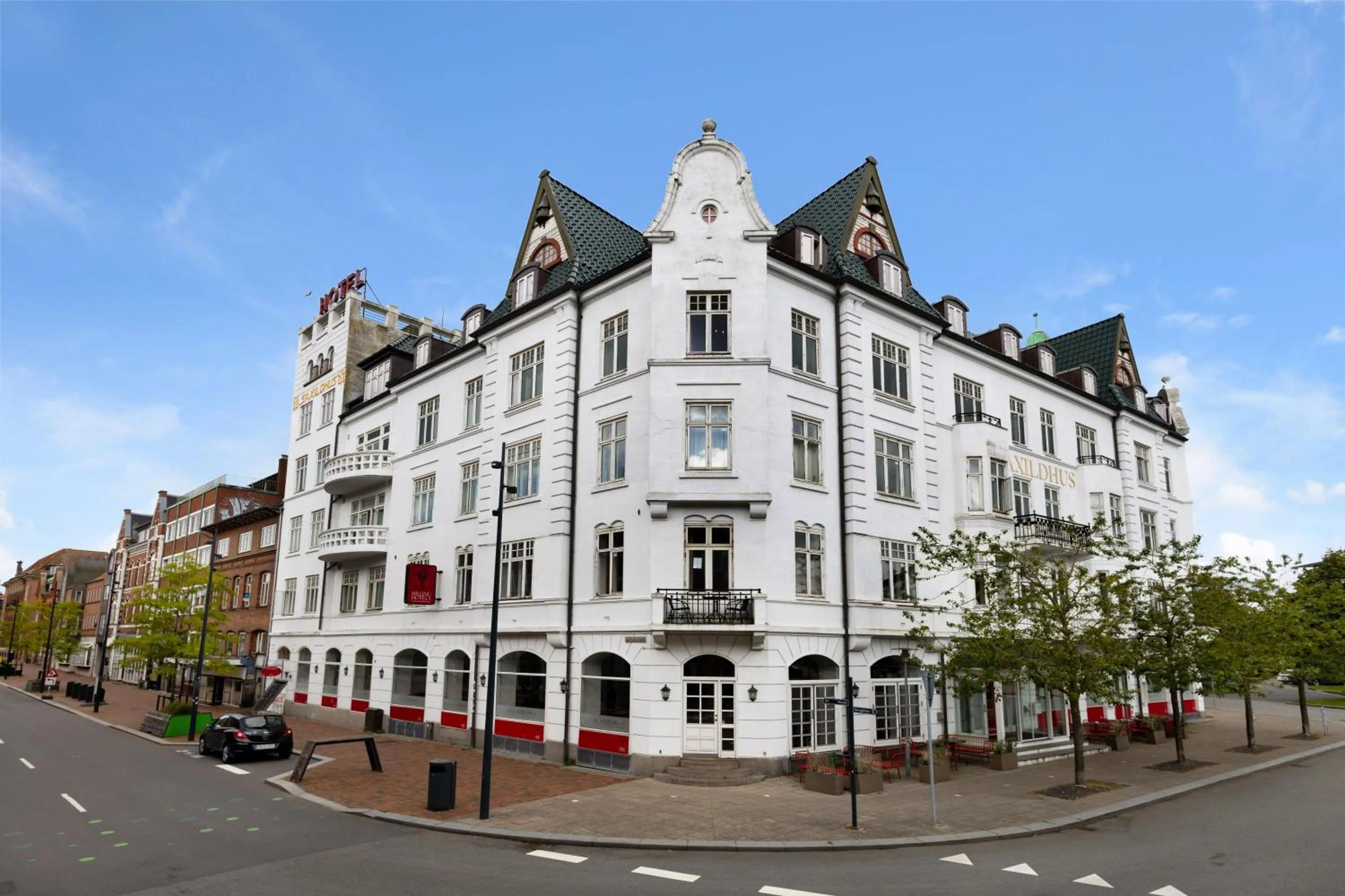 Property building in Milling Hotel Saxildhus