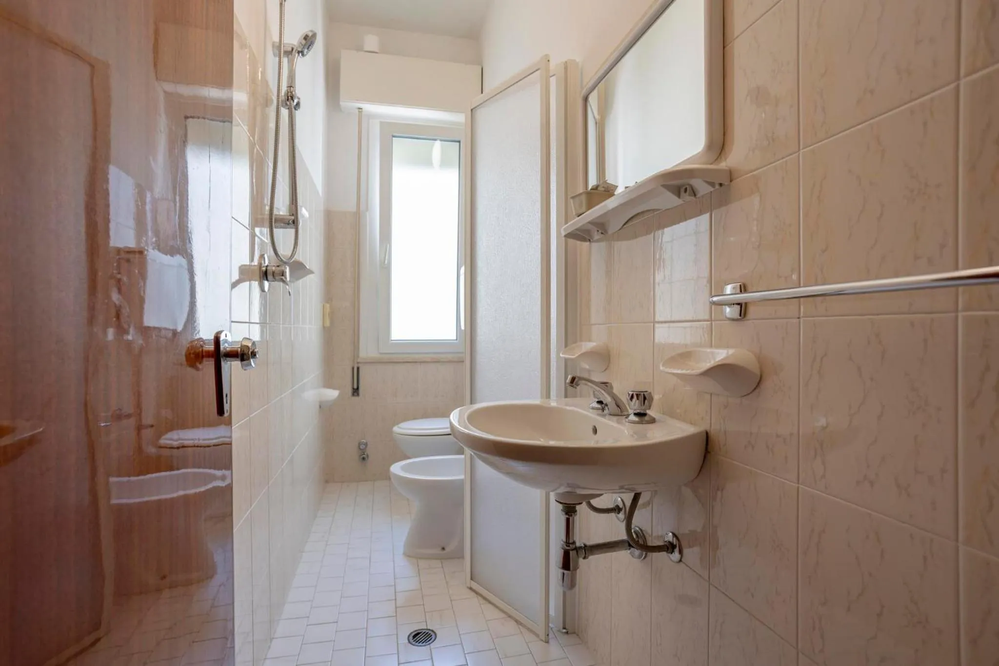 Shower in Hotel Stella Del Mare