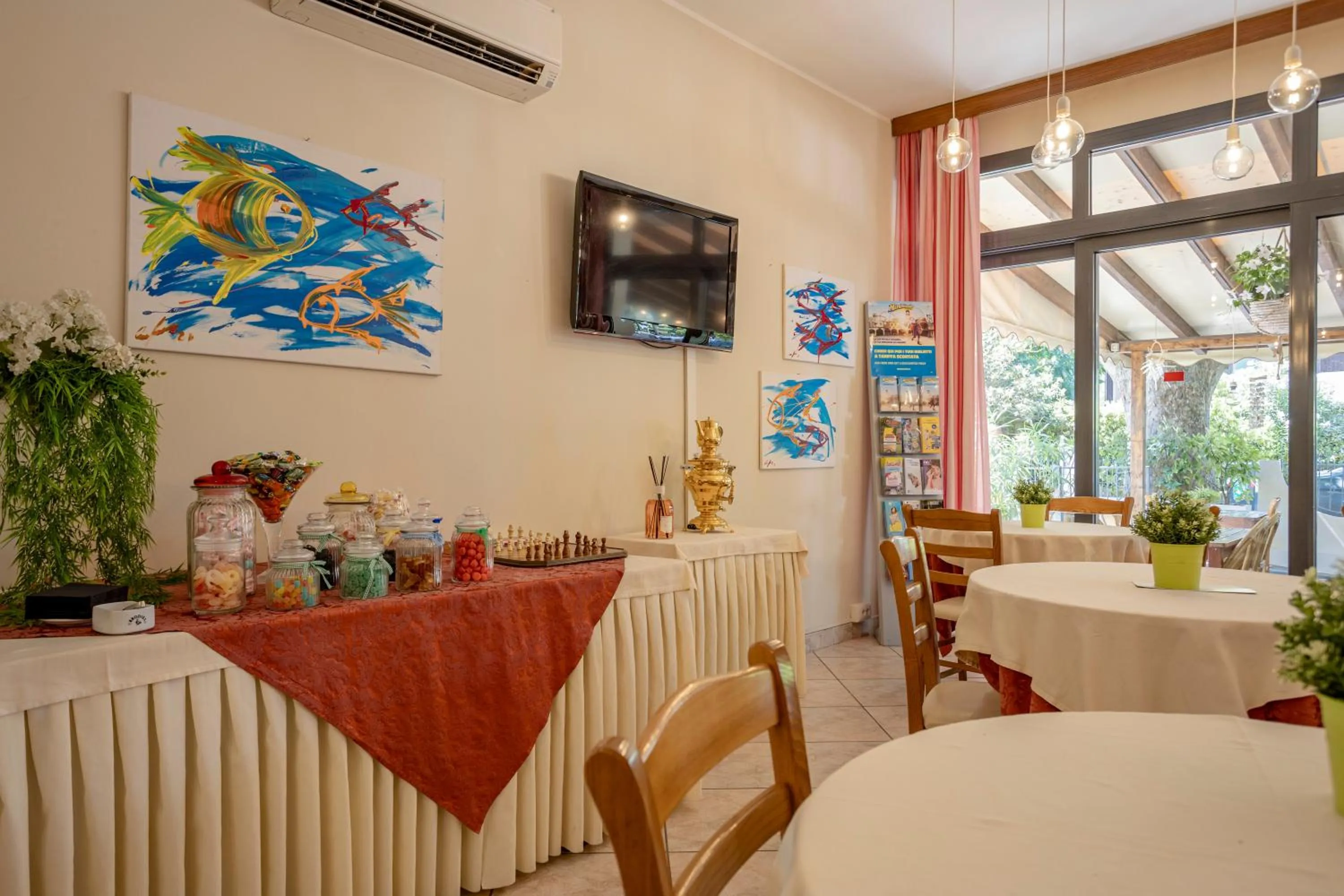 Communal lounge/ TV room in Hotel Stella Del Mare