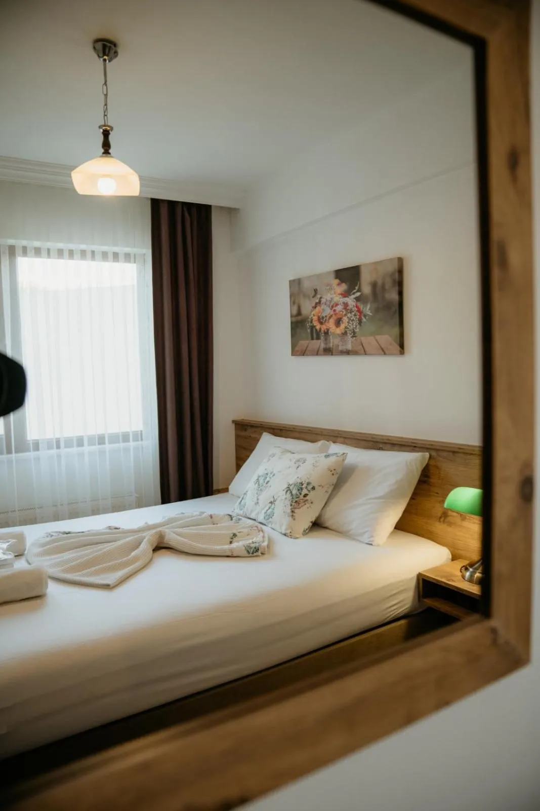 Bed in Azra Apart & Otel