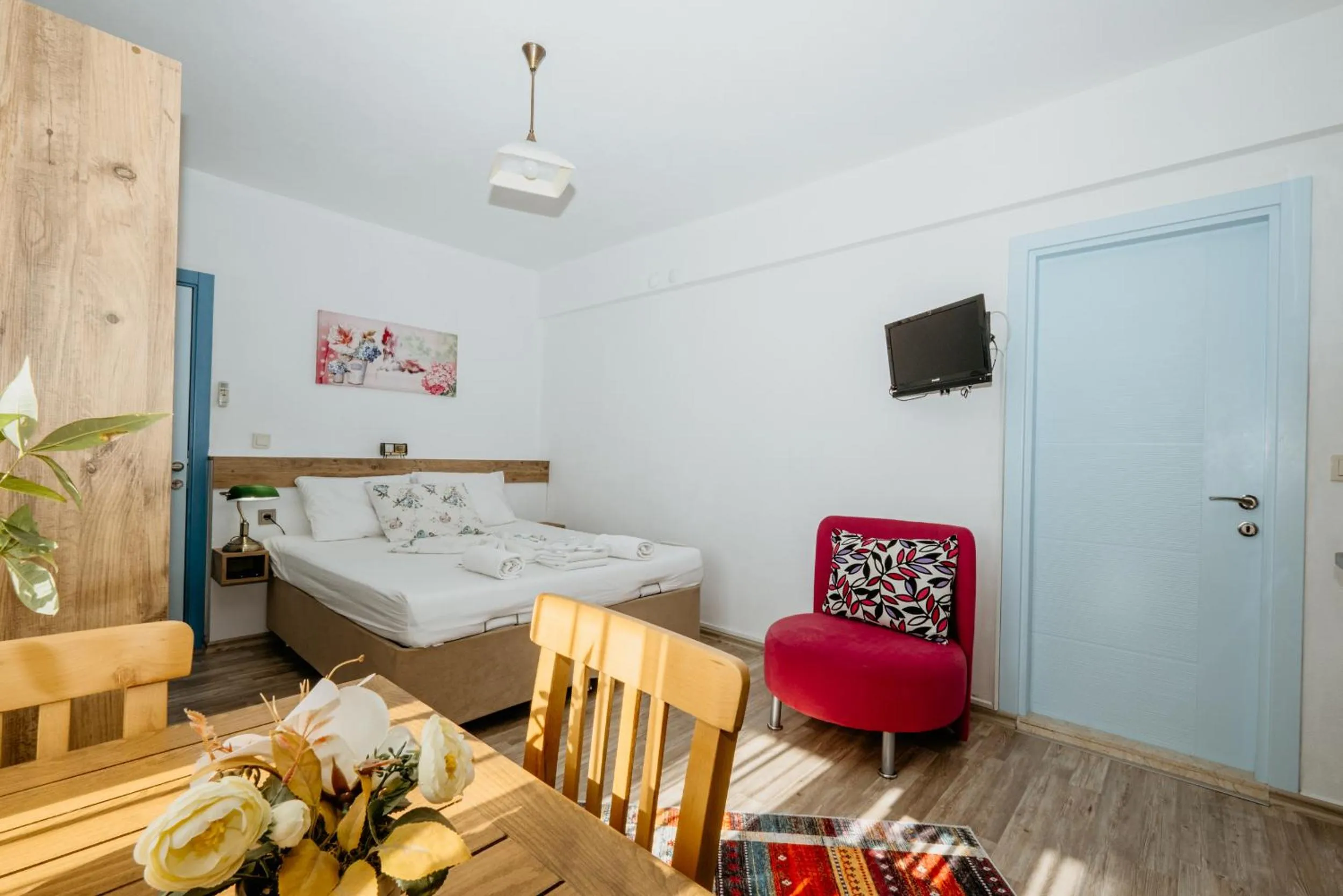 Bed in Azra Apart & Otel